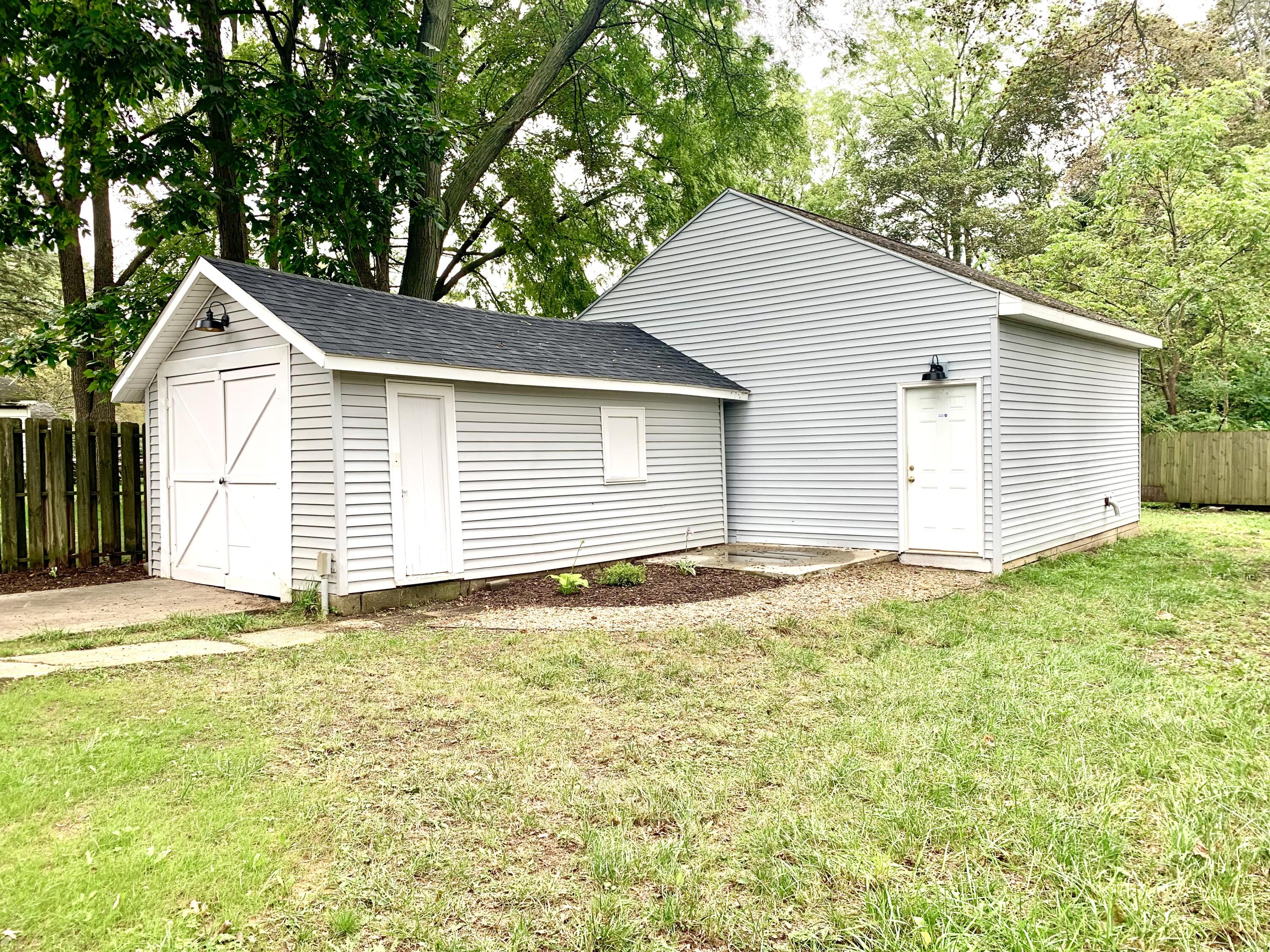 3621 Adams Street Kalamazoo MI 49008