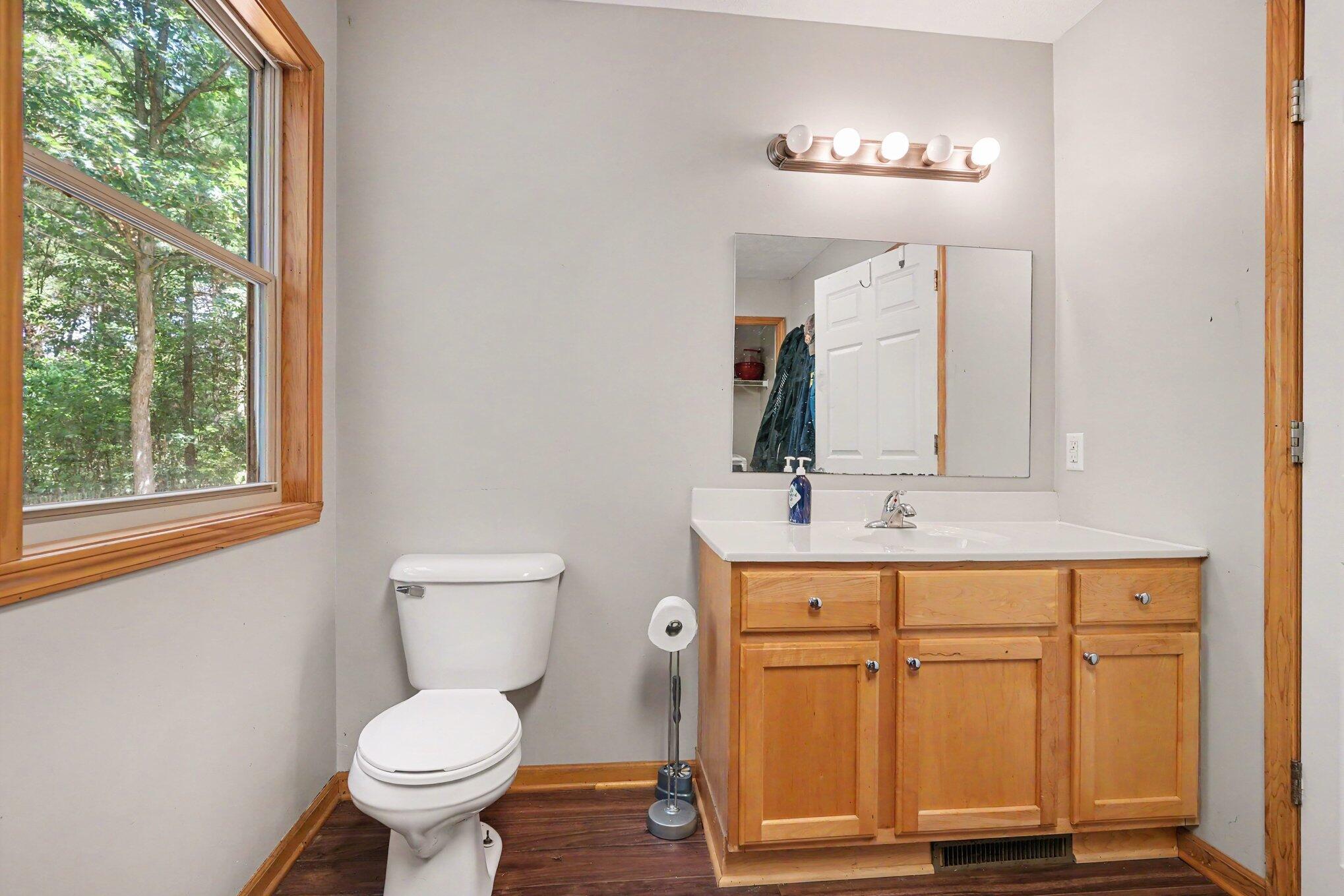 416 E River Road Muskegon MI 49445