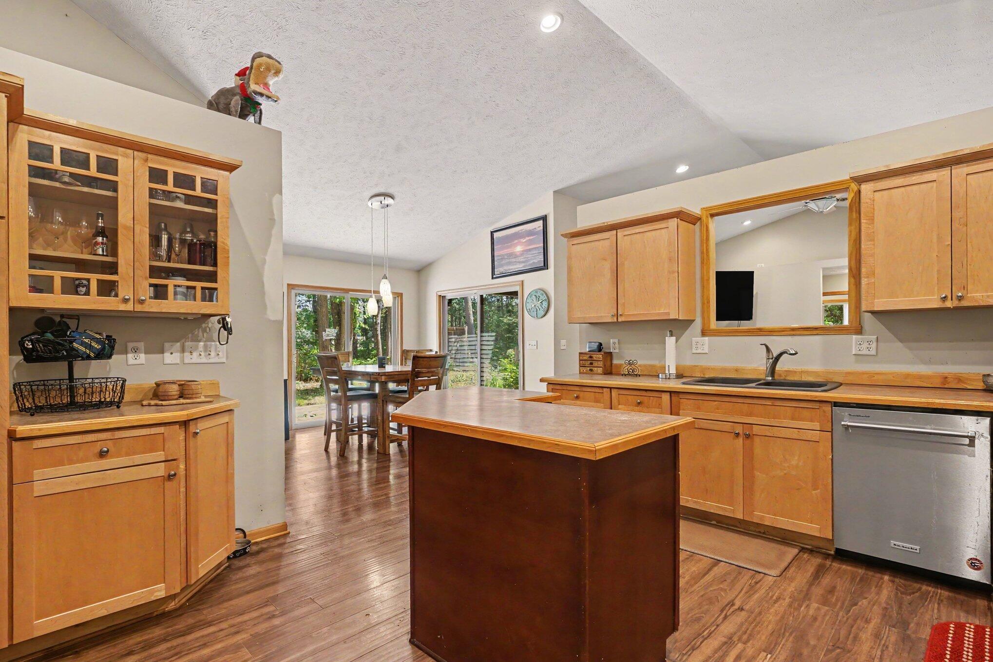 416 E River Road Muskegon MI 49445