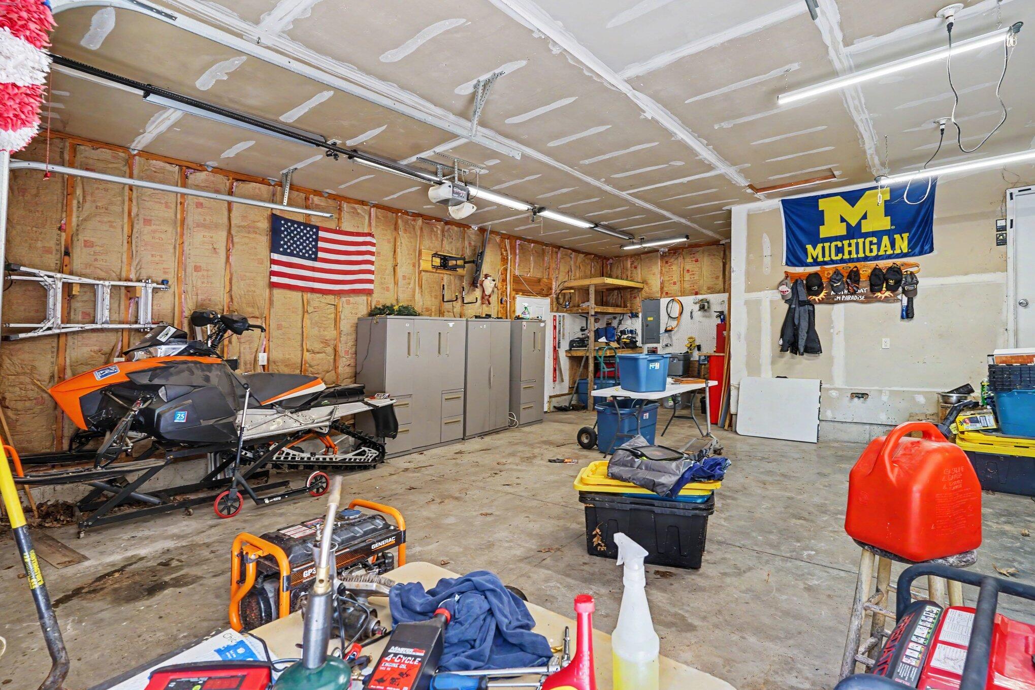 416 E River Road Muskegon MI 49445