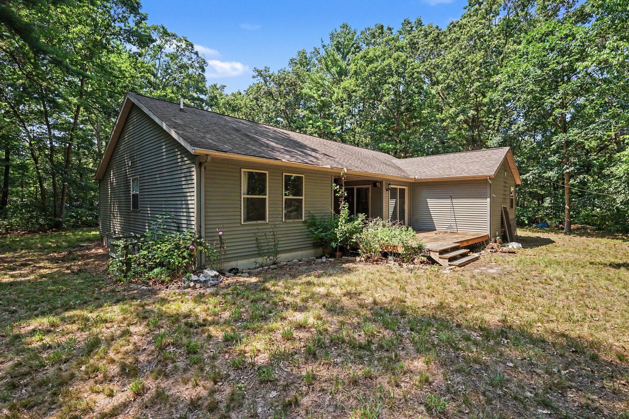 416 E River Road Muskegon MI 49445