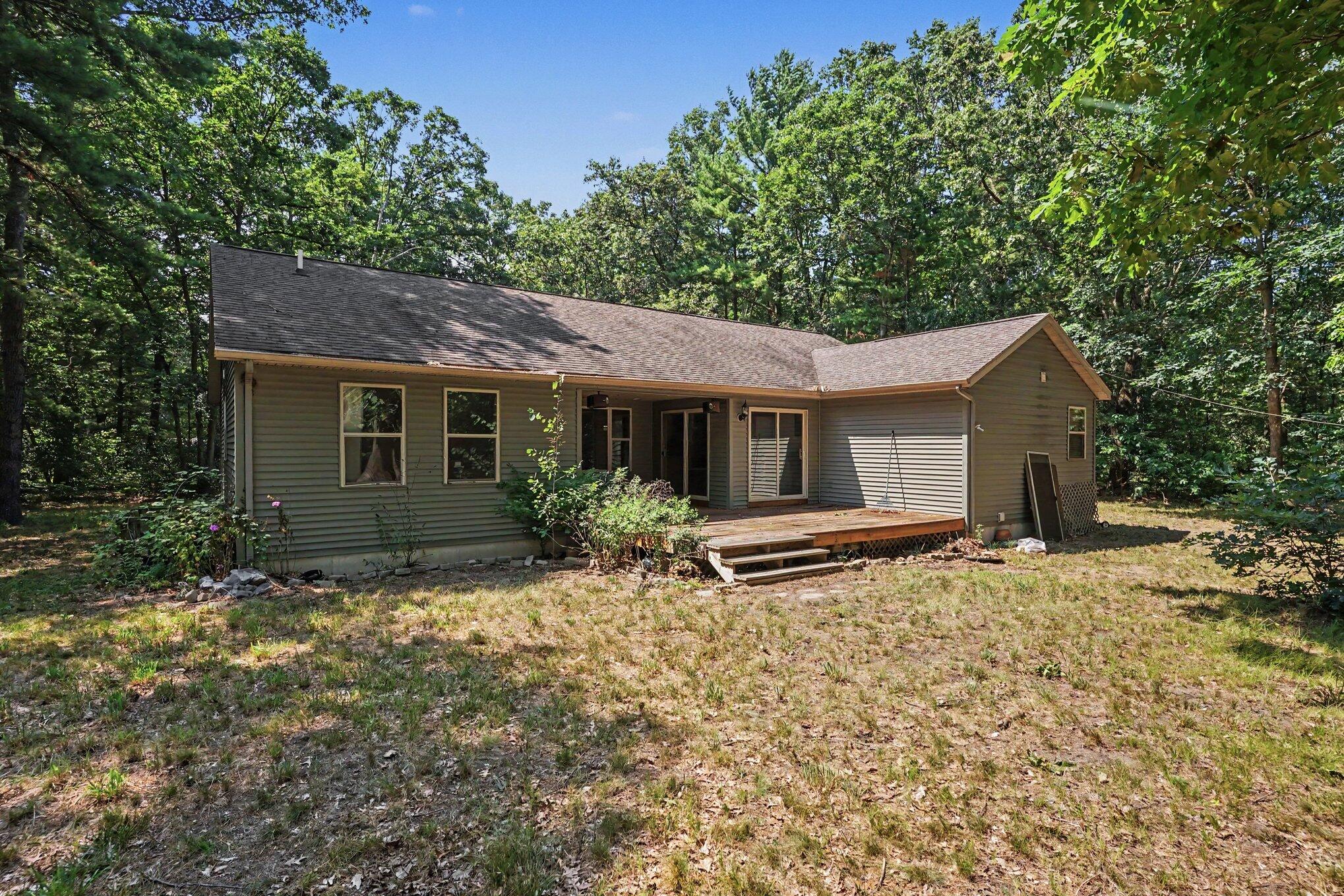 416 E River Road Muskegon MI 49445