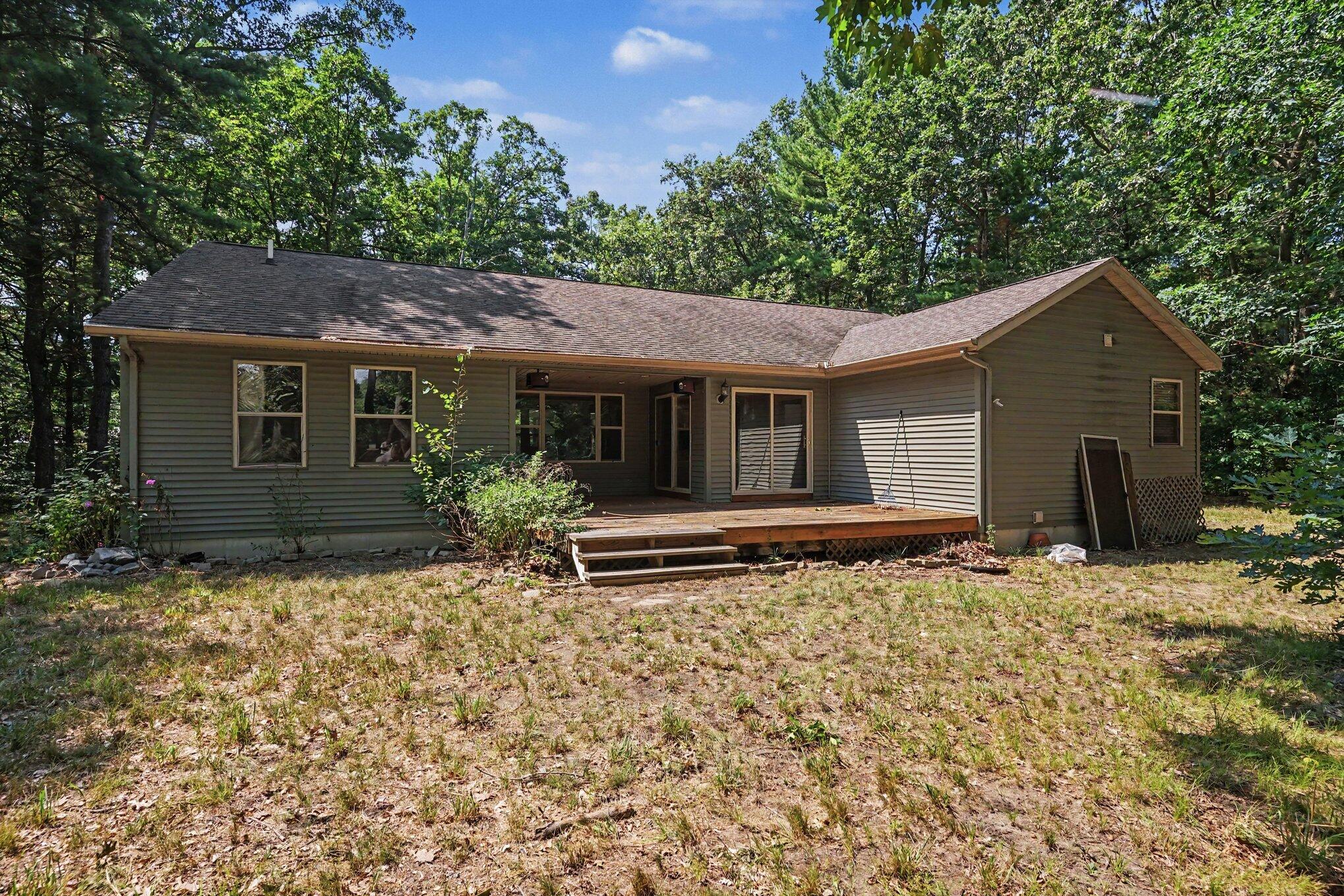 416 E River Road Muskegon MI 49445