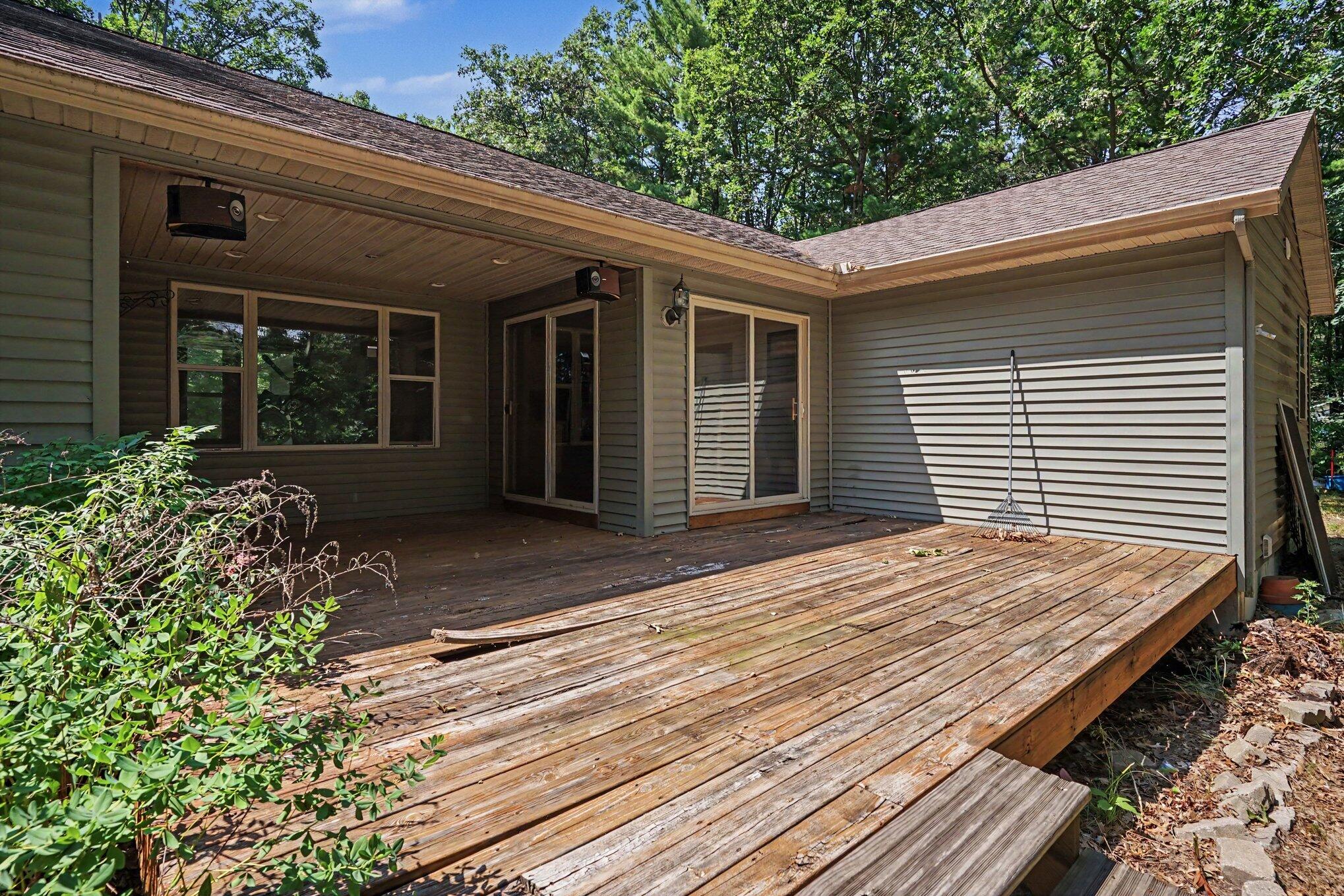 416 E River Road Muskegon MI 49445