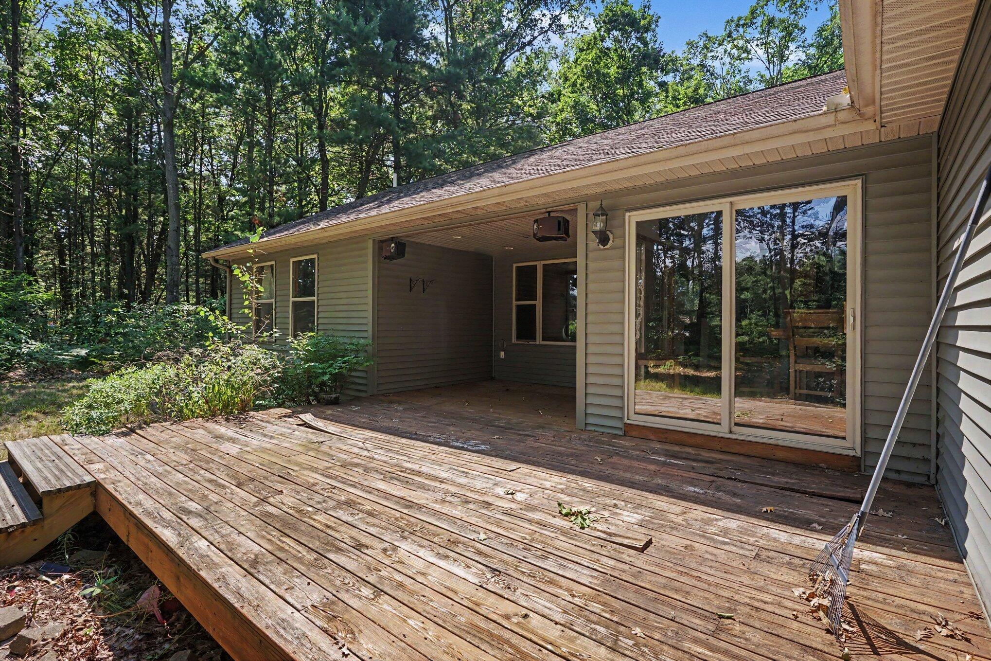 416 E River Road Muskegon MI 49445