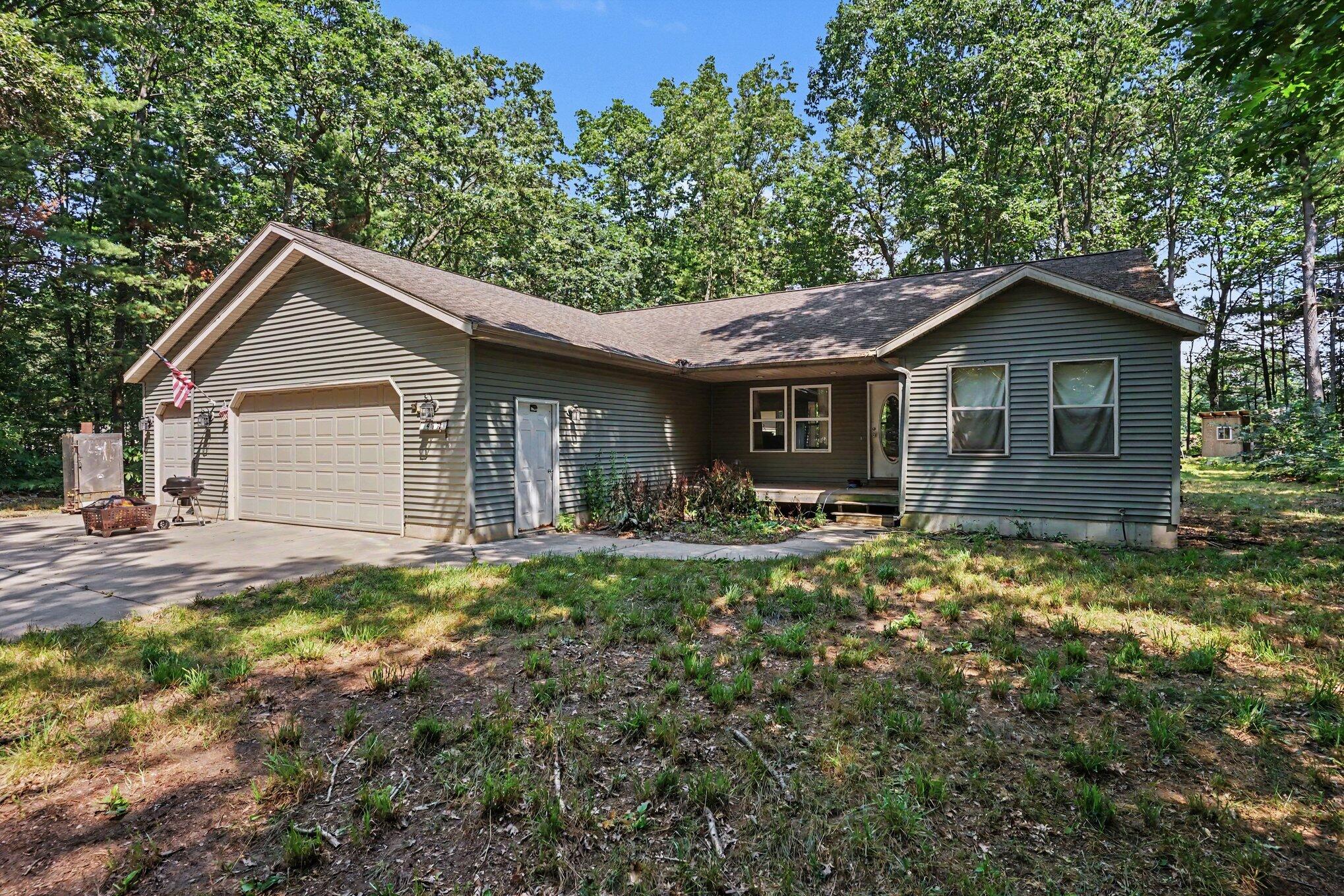 416 E River Road Muskegon MI 49445