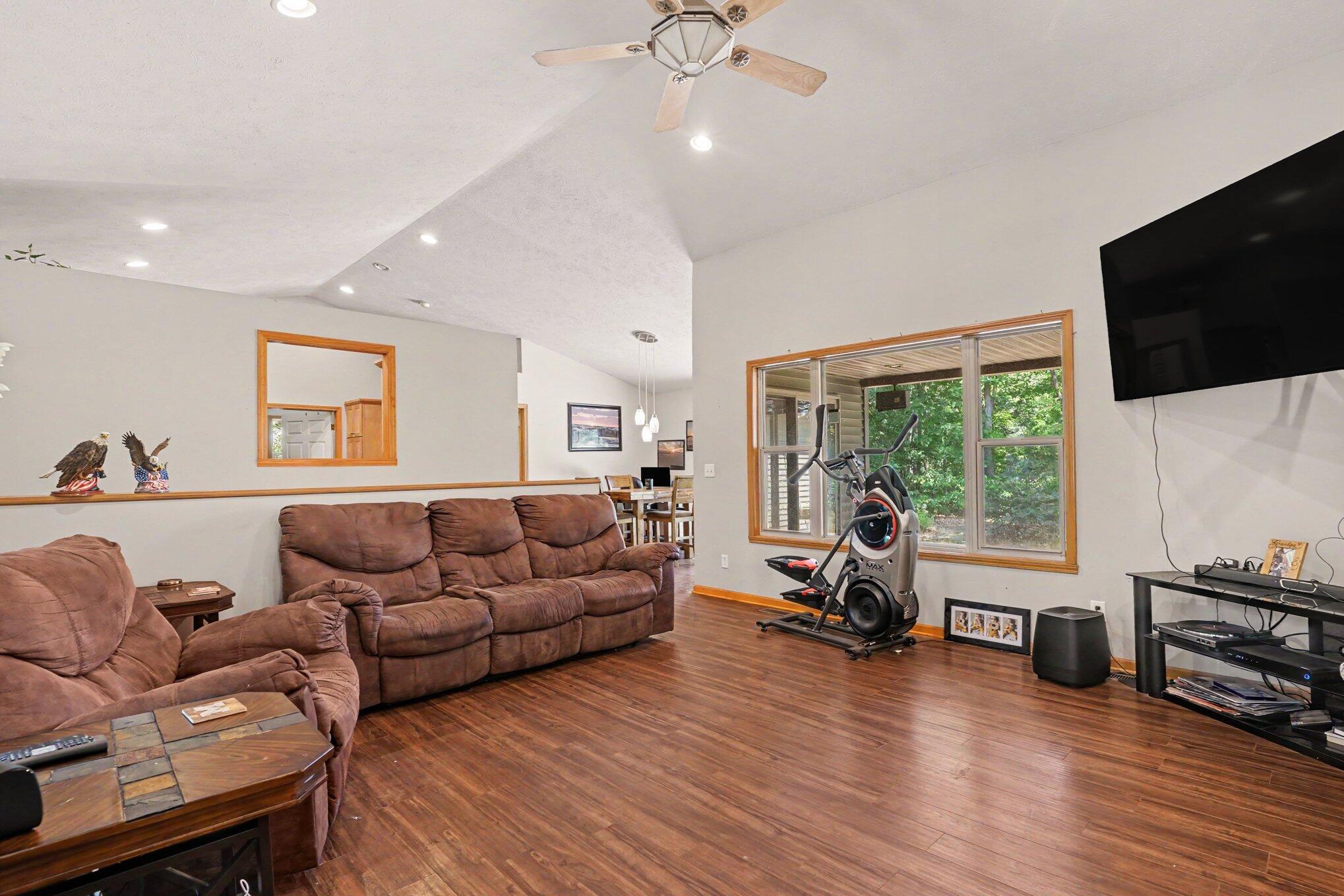 416 E River Road Muskegon MI 49445