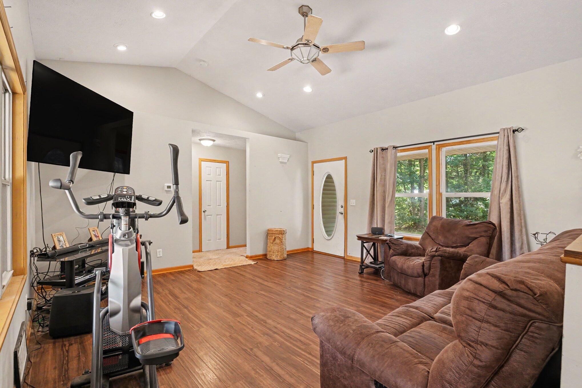 416 E River Road Muskegon MI 49445