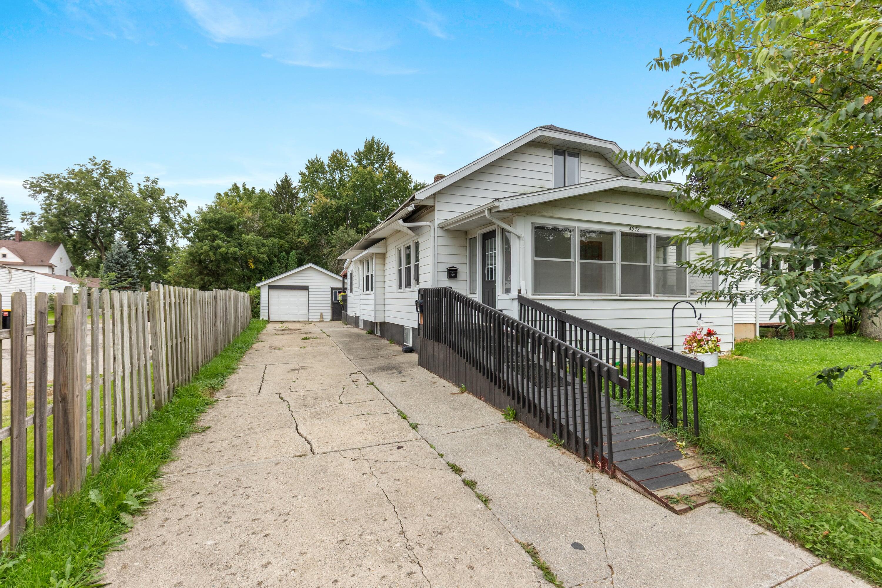 4032 Richmond Street NW Grand Rapids MI 49534