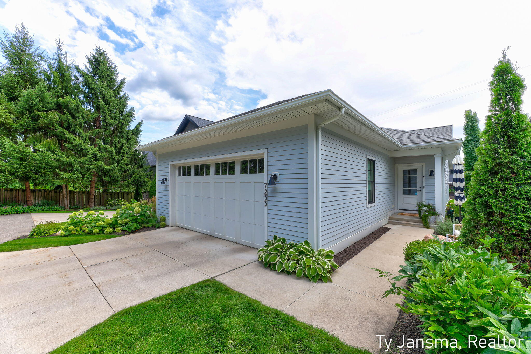 7253 Bradfield Street SE Ada MI 49301