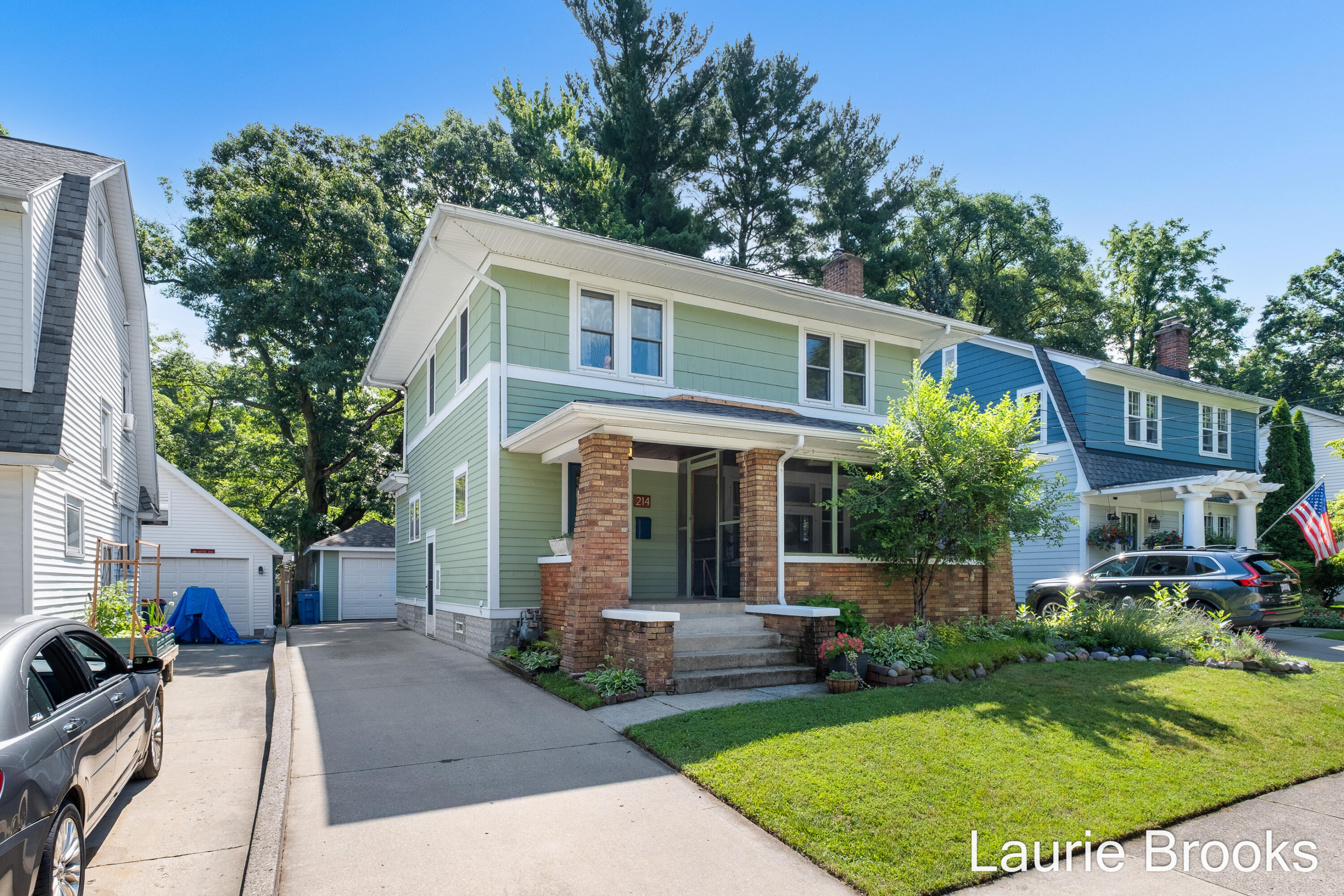 214 Glenhaven Avenue NW Grand Rapids MI 49504