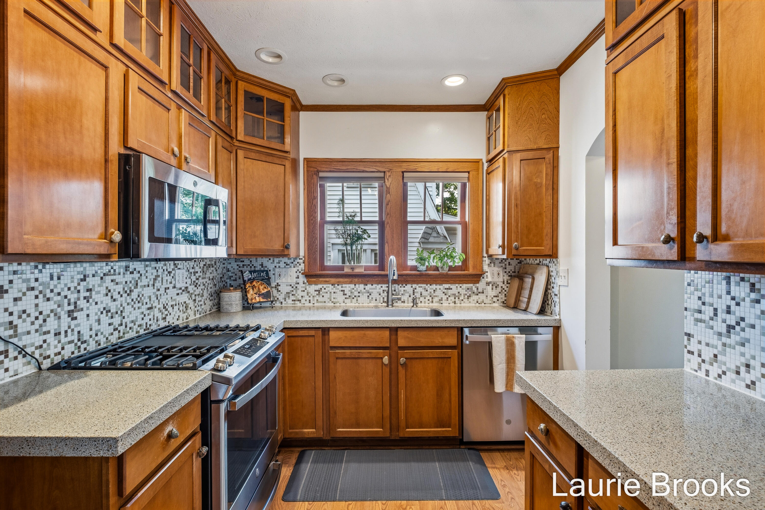 214 Glenhaven Avenue NW Grand Rapids MI 49504