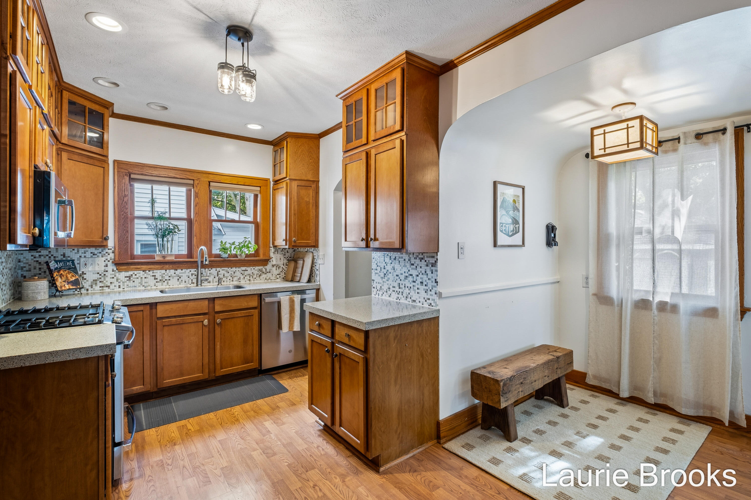 214 Glenhaven Avenue NW Grand Rapids MI 49504