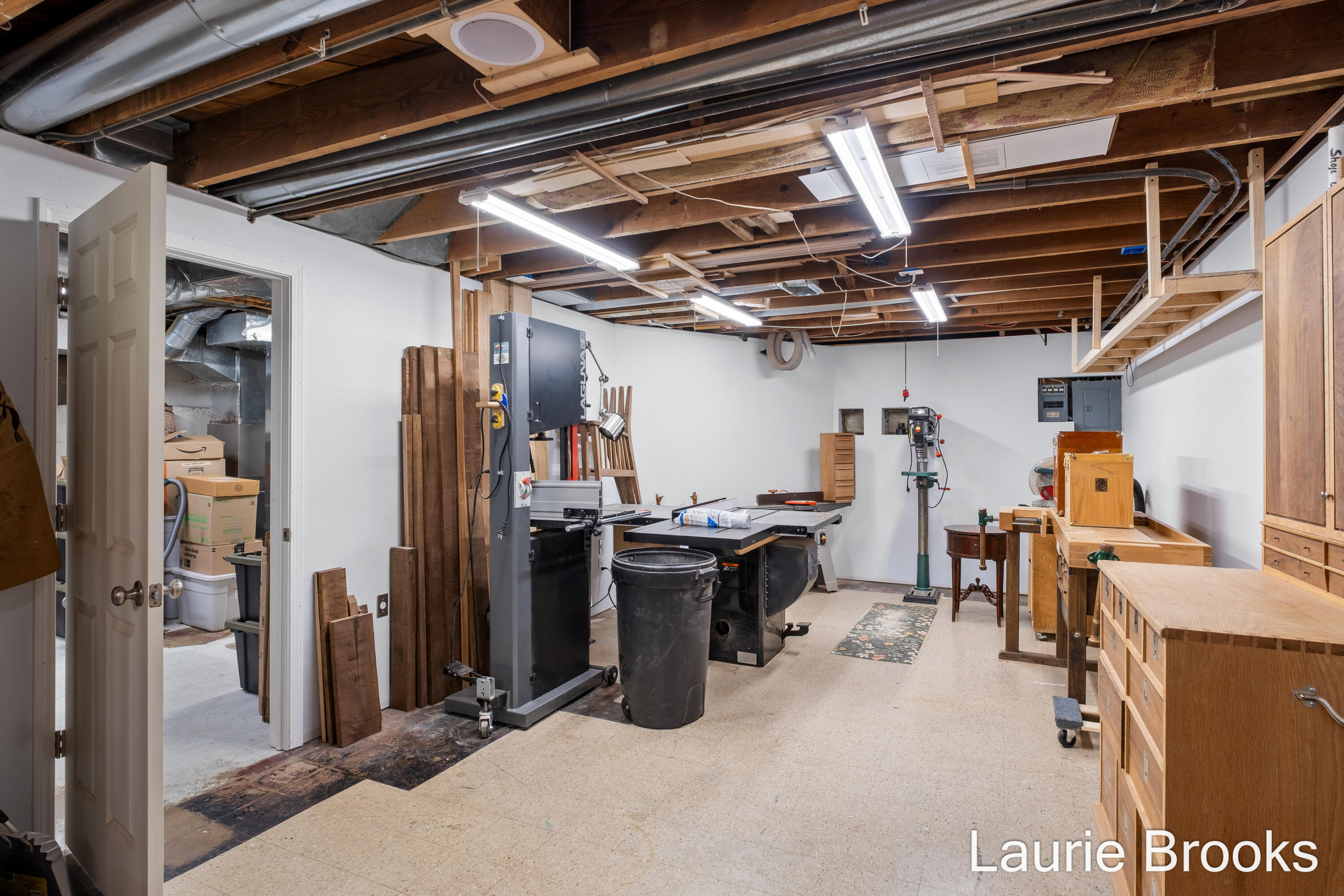 214 Glenhaven Avenue NW Grand Rapids MI 49504