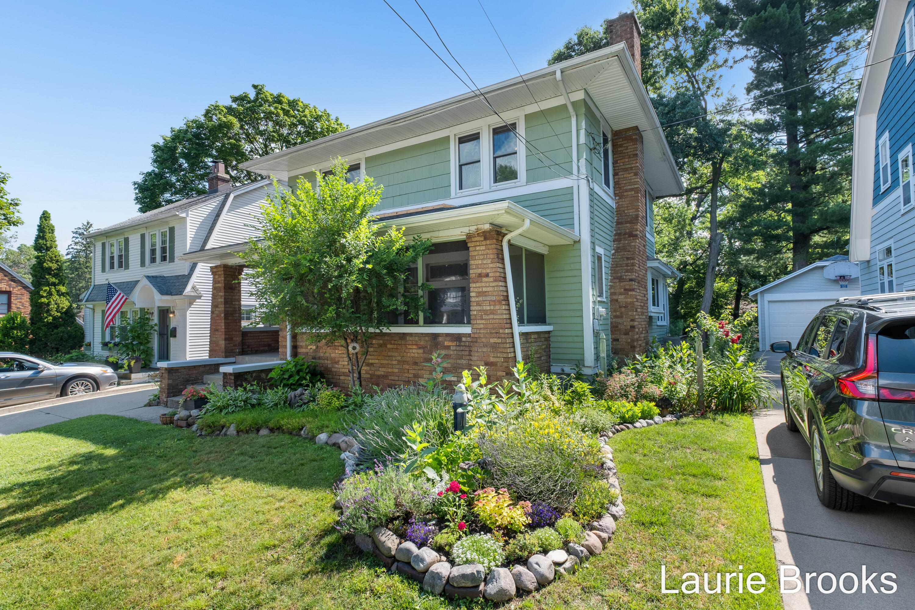 214 Glenhaven Avenue NW Grand Rapids MI 49504