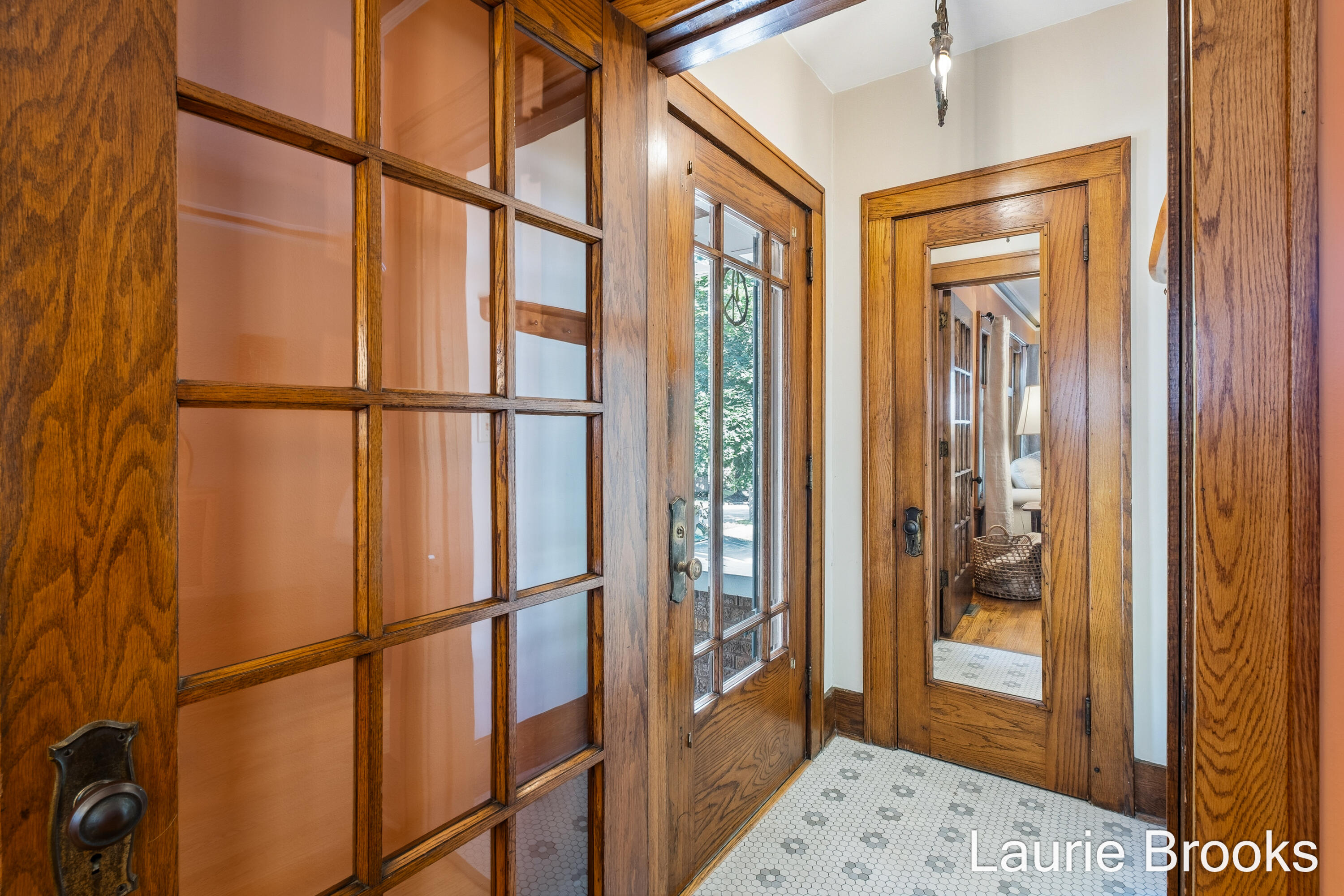 214 Glenhaven Avenue NW Grand Rapids MI 49504