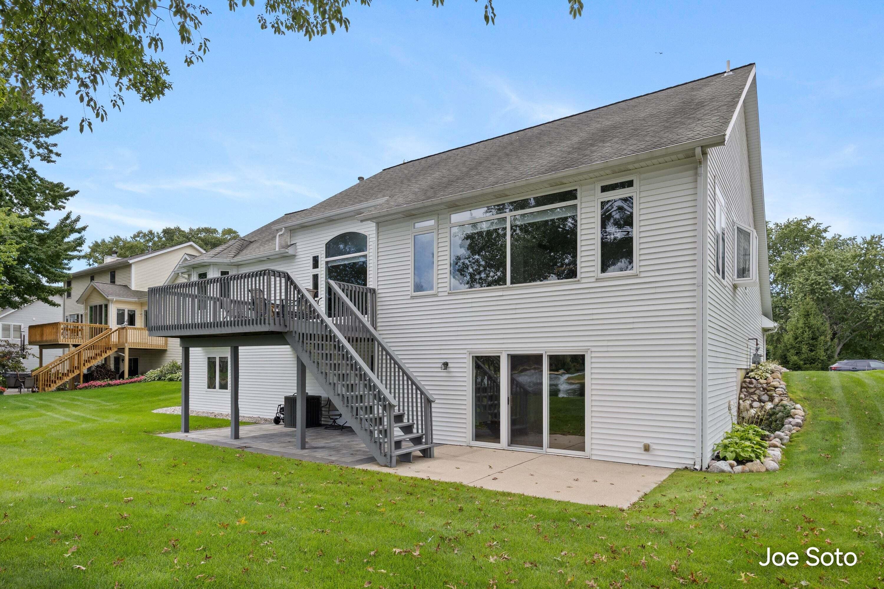 417 142nd Avenue Holland MI 49424