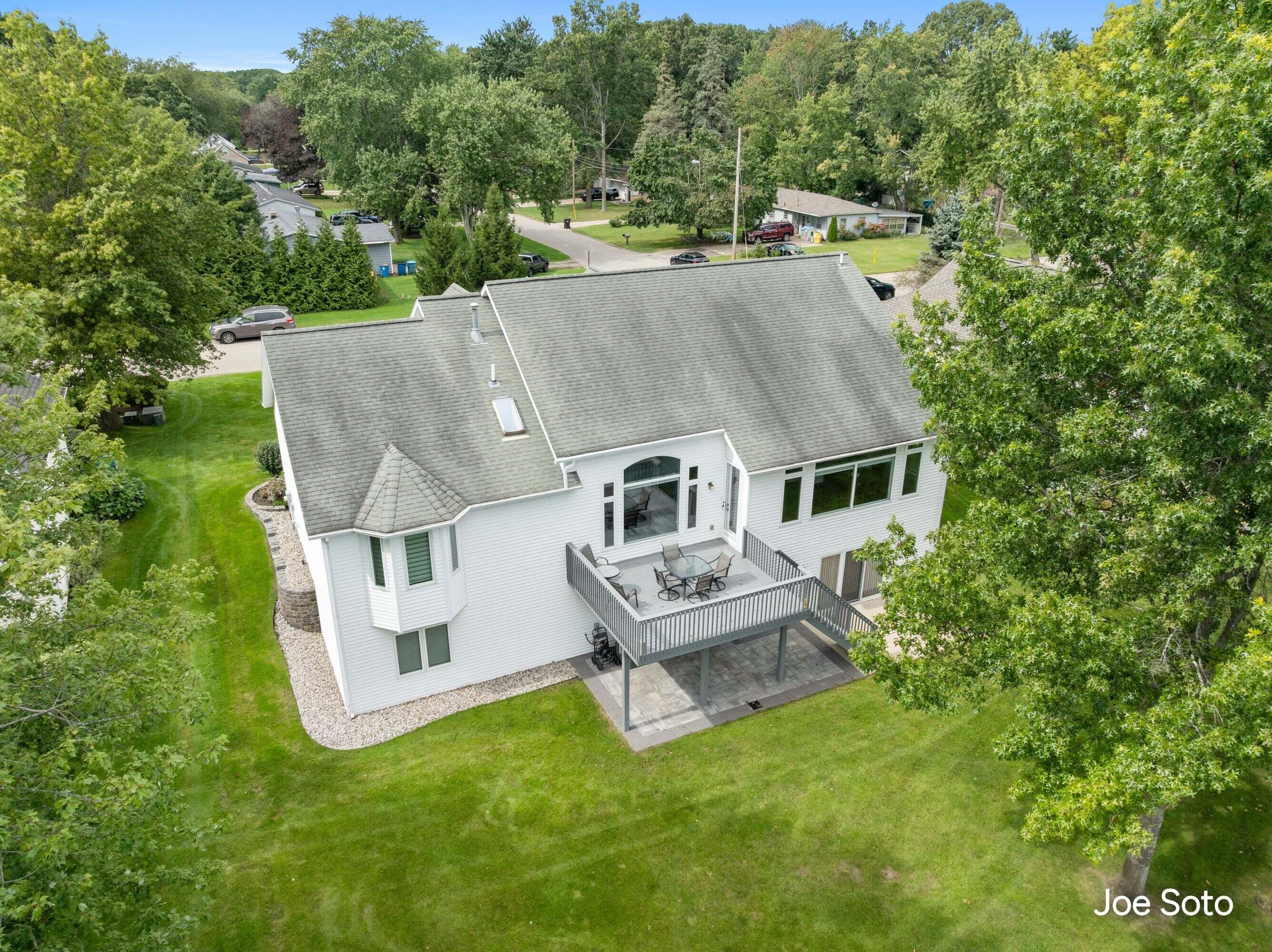 417 142nd Avenue Holland MI 49424