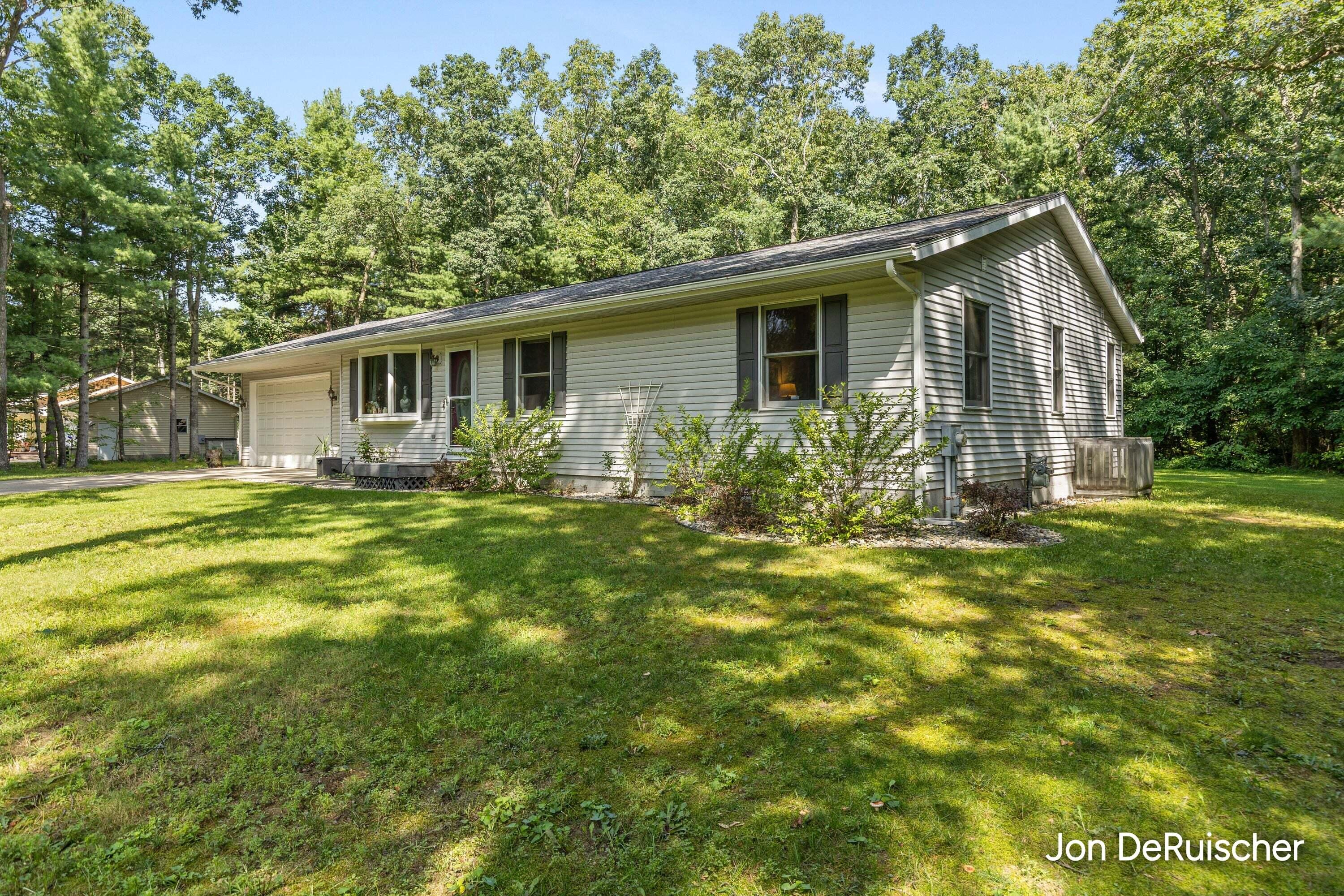 572 Stevenscott Drive Muskegon MI 49442