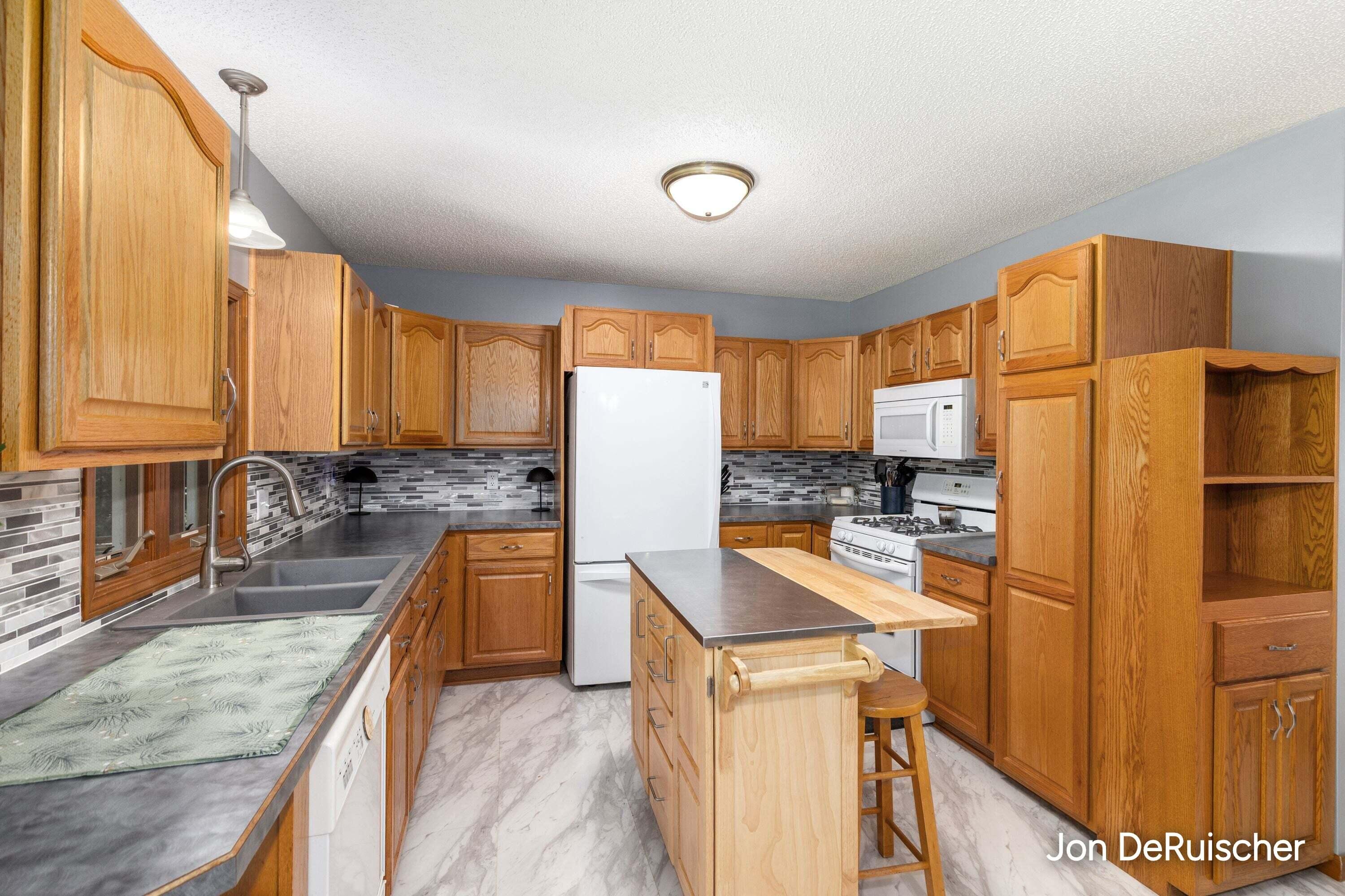 572 Stevenscott Drive Muskegon MI 49442