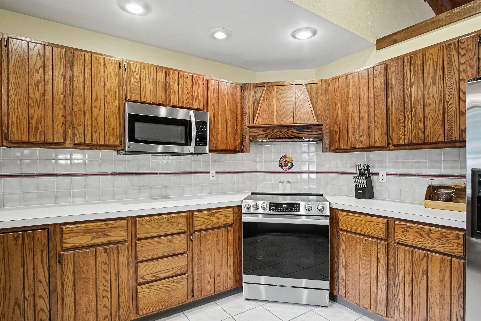 986 Luce Street SW Grand Rapids MI 49534