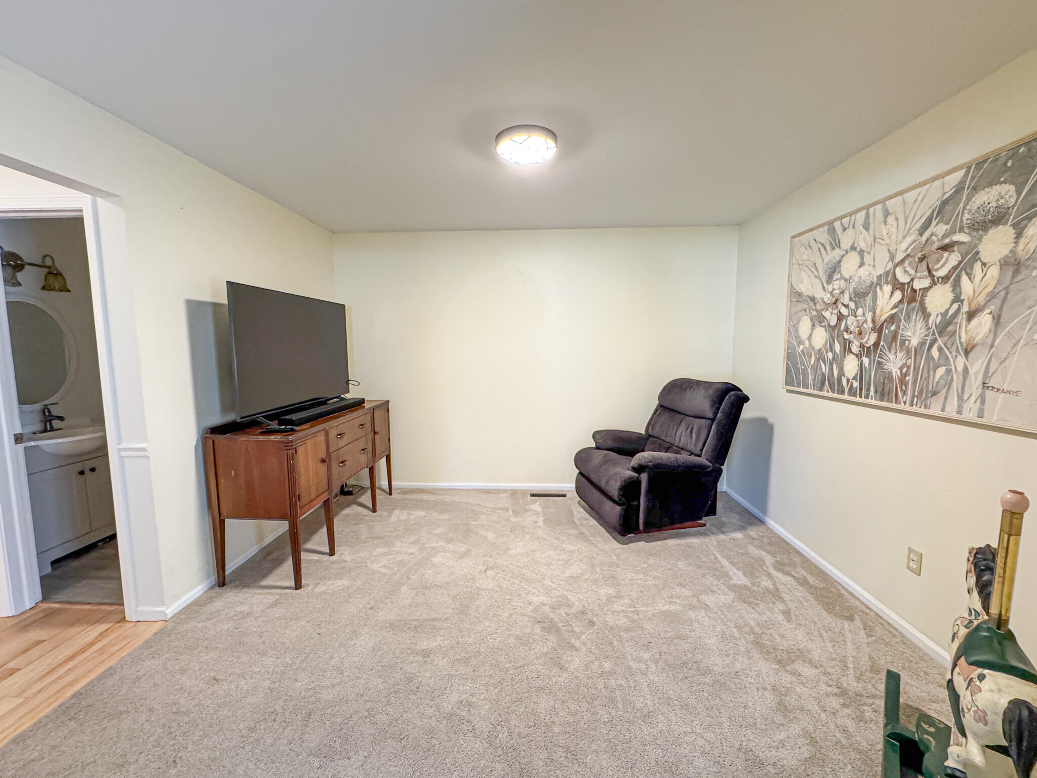1086 Ivanhoe Drive Muskegon MI 49445