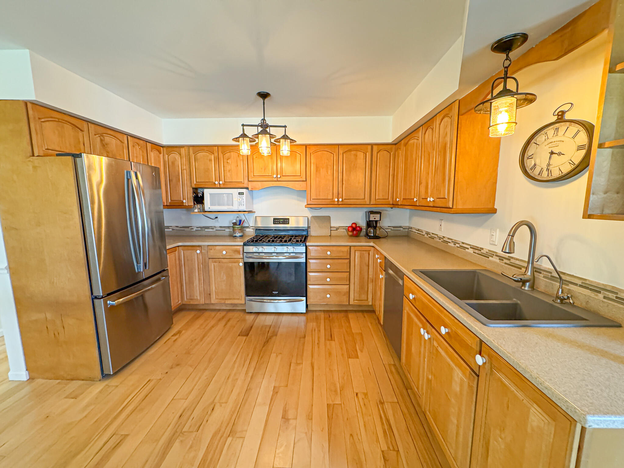 1086 Ivanhoe Drive Muskegon MI 49445