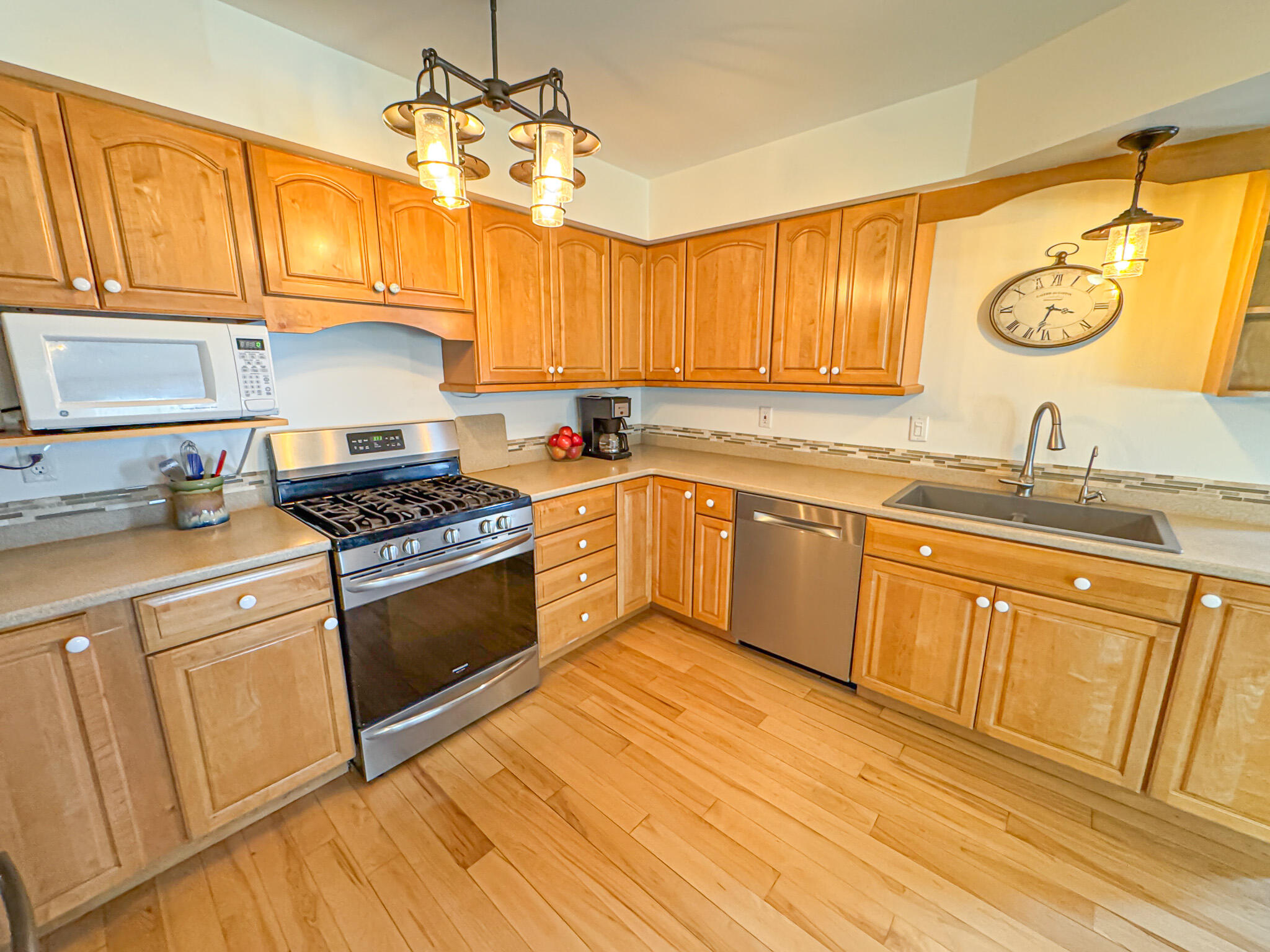 1086 Ivanhoe Drive Muskegon MI 49445