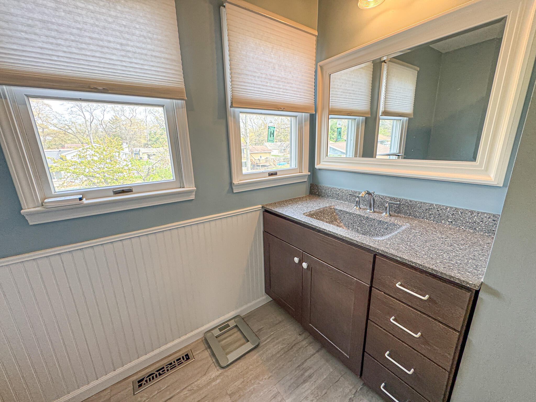 1086 Ivanhoe Drive Muskegon MI 49445