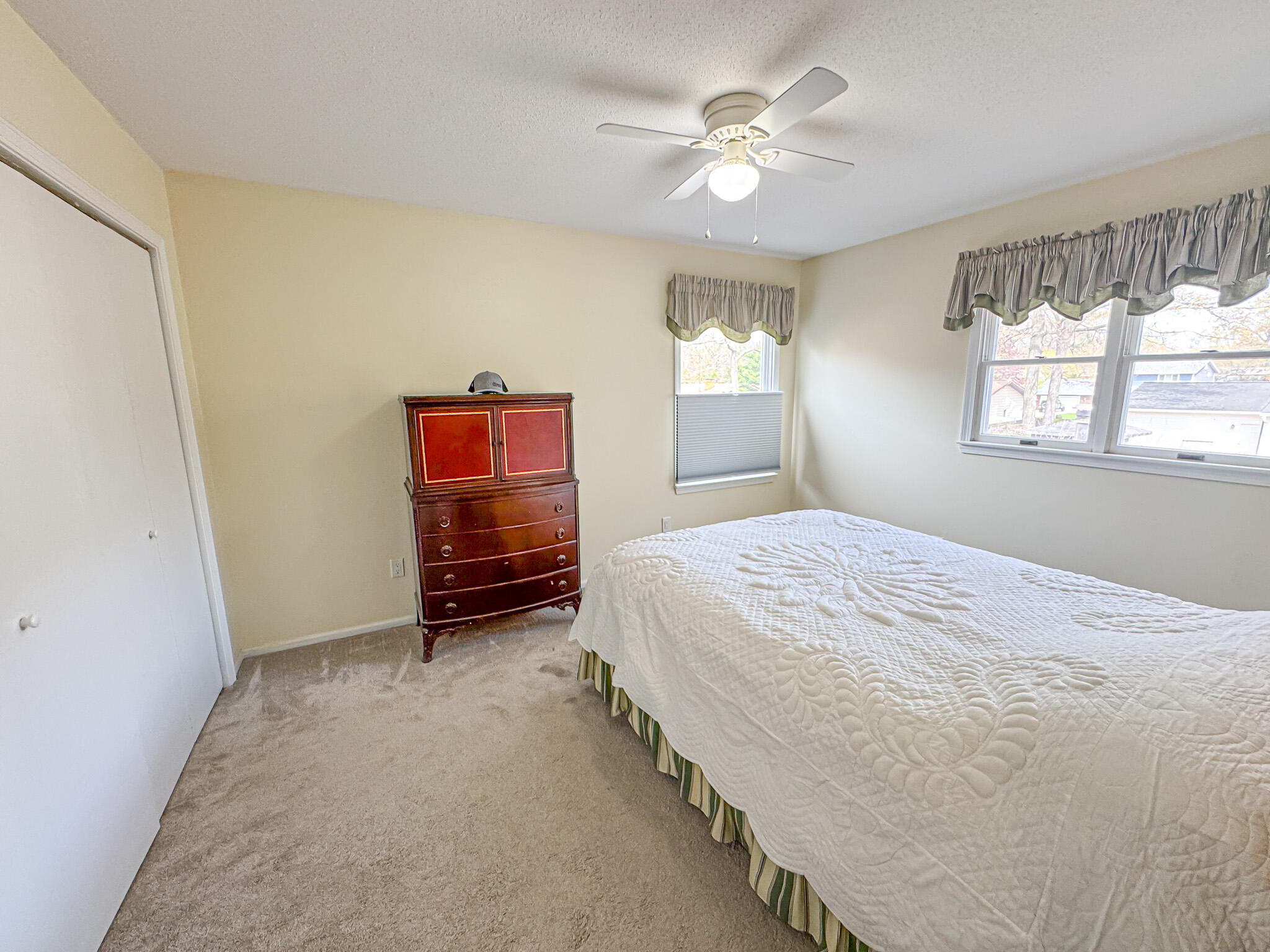 1086 Ivanhoe Drive Muskegon MI 49445