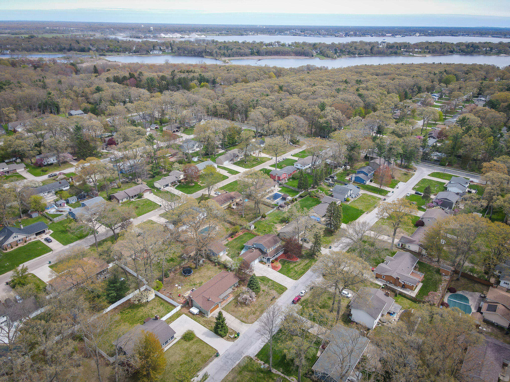 1086 Ivanhoe Drive Muskegon MI 49445