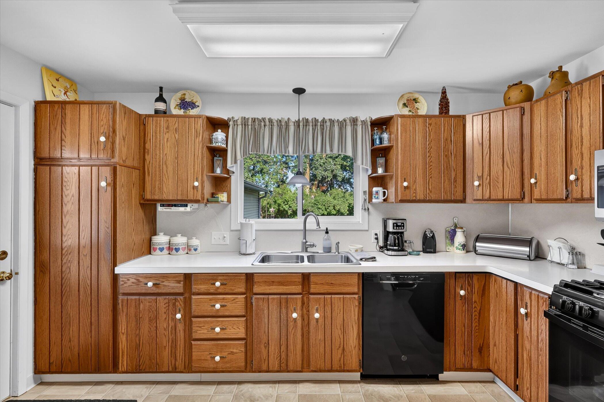 5249 Madison Avenue SE Grand Rapids MI 49548