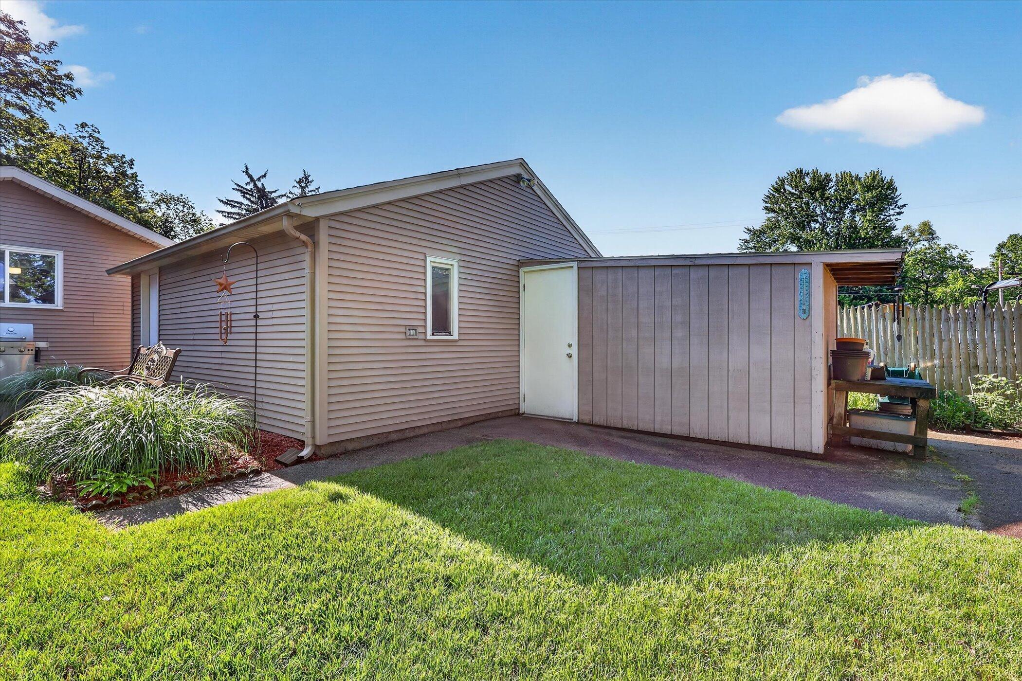 5249 Madison Avenue SE Grand Rapids MI 49548