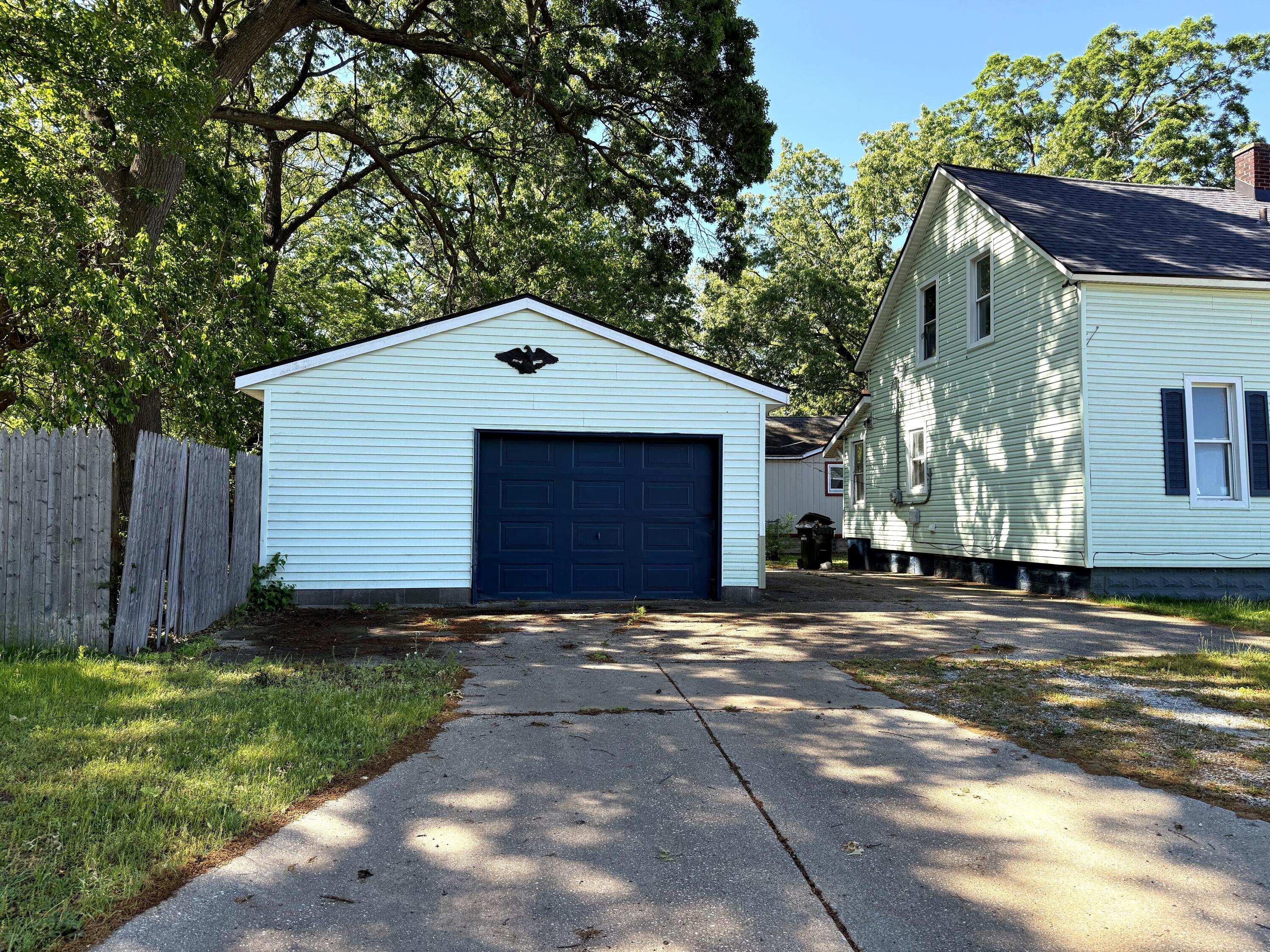 1872 Commerce Street Muskegon MI 49441