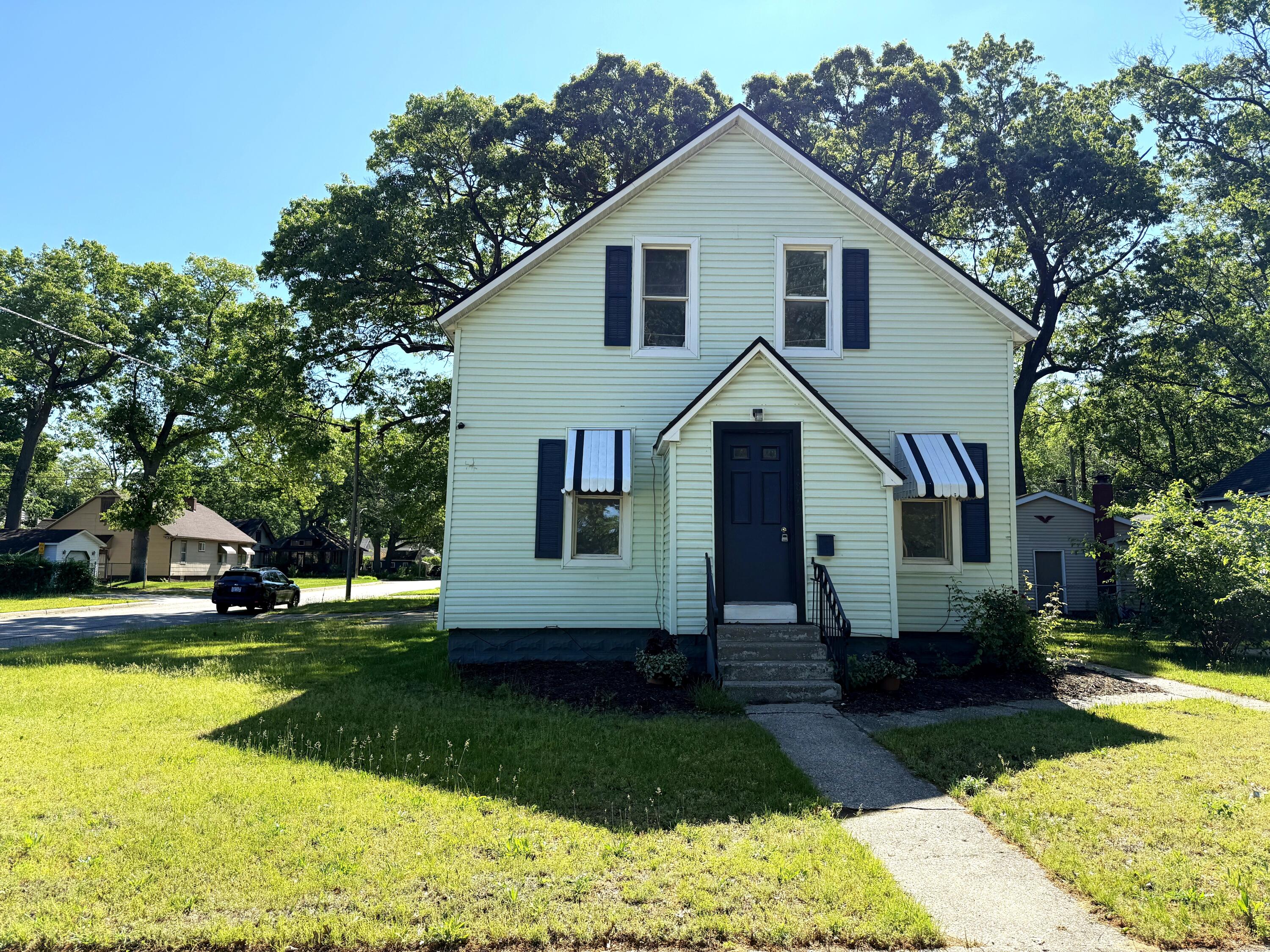 1872 Commerce Street Muskegon MI 49441