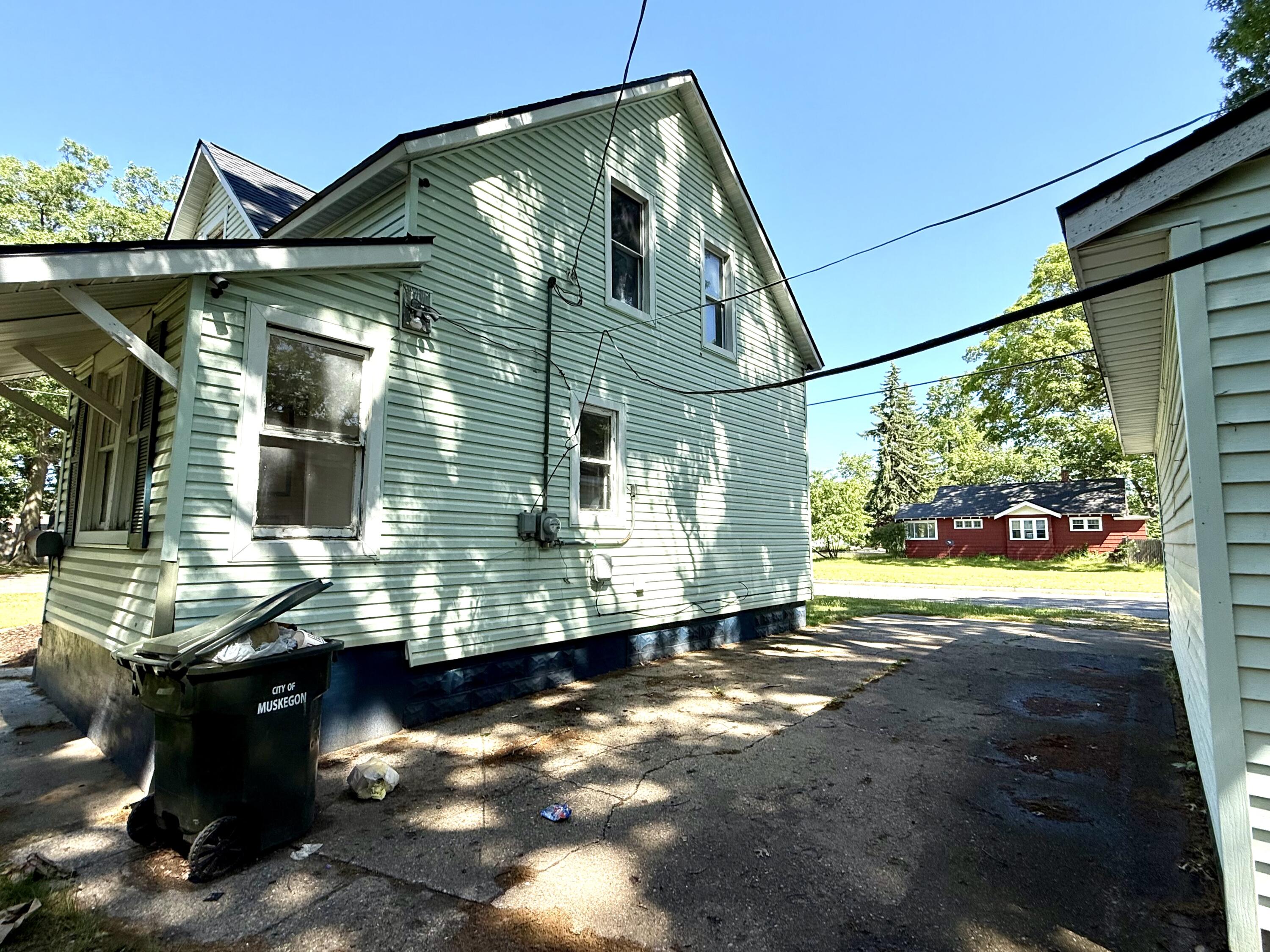 1872 Commerce Street Muskegon MI 49441