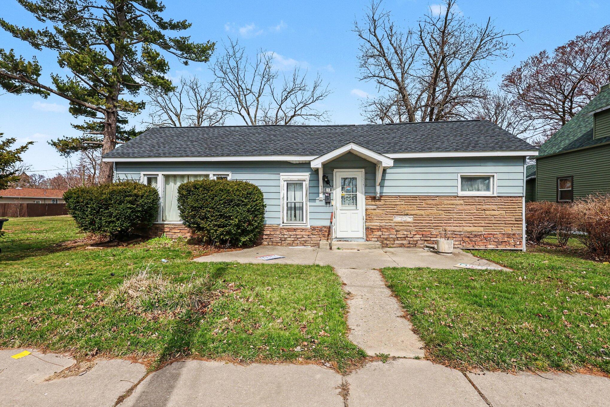 319 Fruit Street South Haven MI 49090