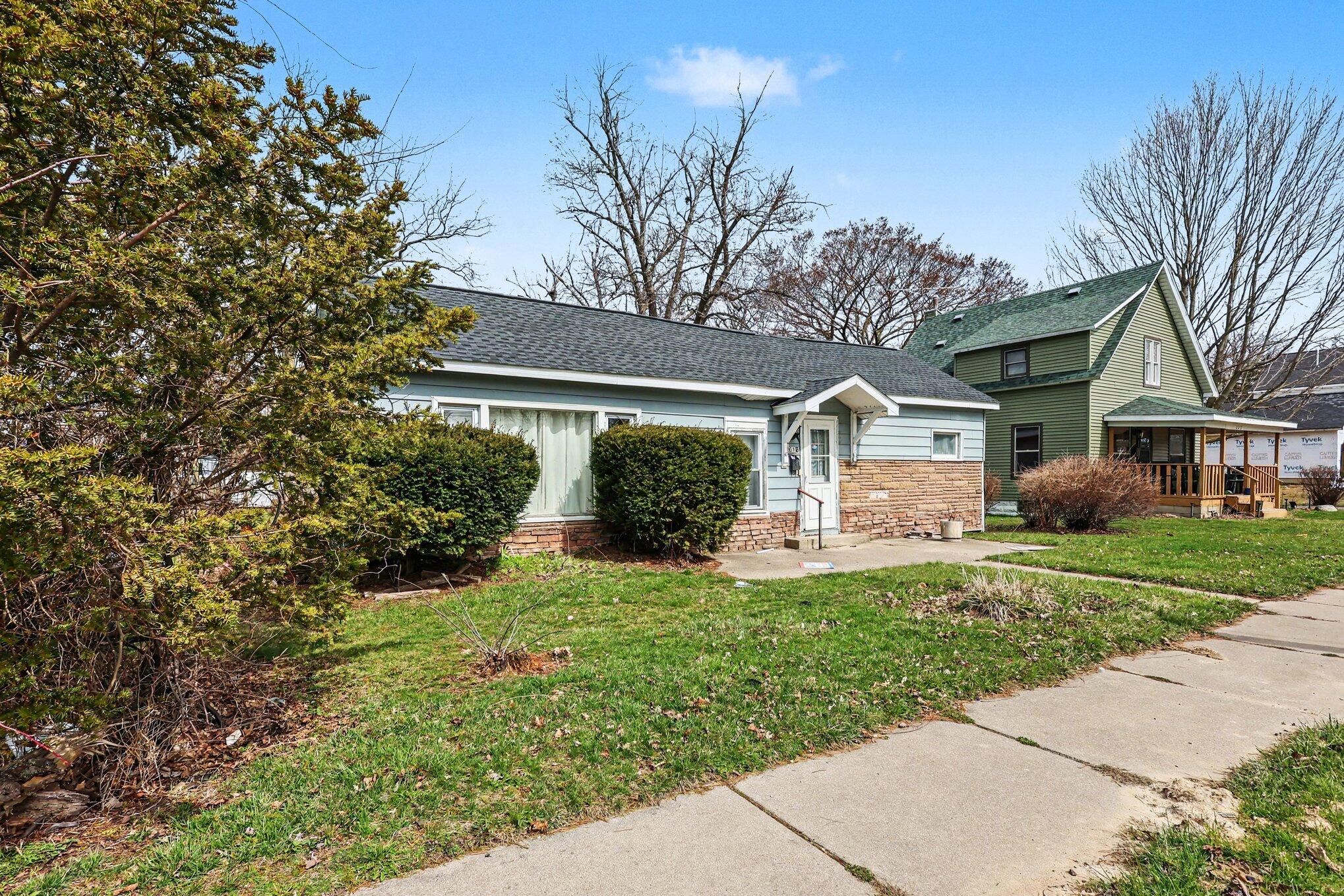 319 Fruit Street South Haven MI 49090