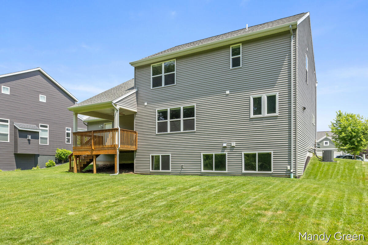 495 Highlander Drive NE Rockford MI 49341