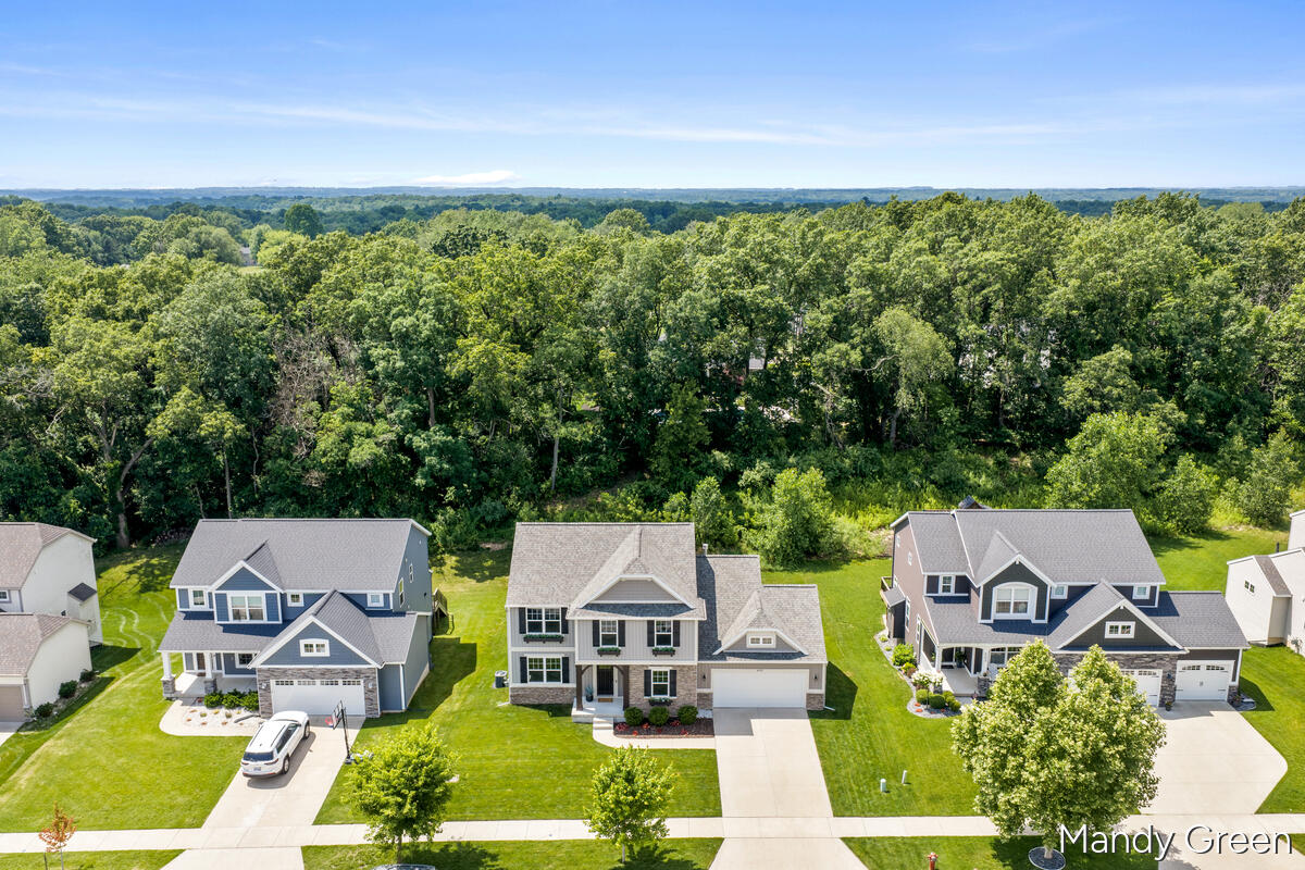 495 Highlander Drive NE Rockford MI 49341