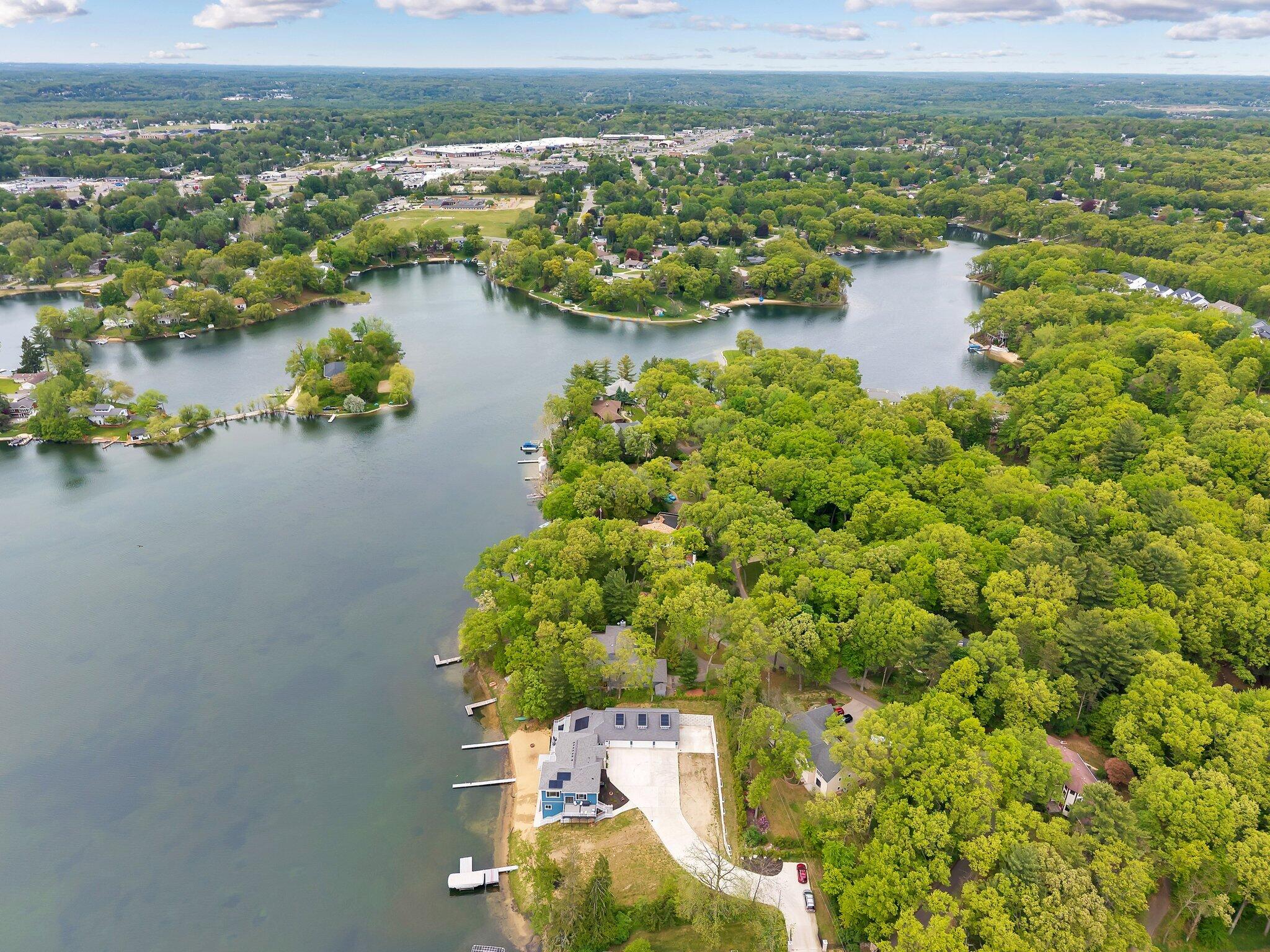 3443 Manderley Drive NE Grand Rapids MI 49525