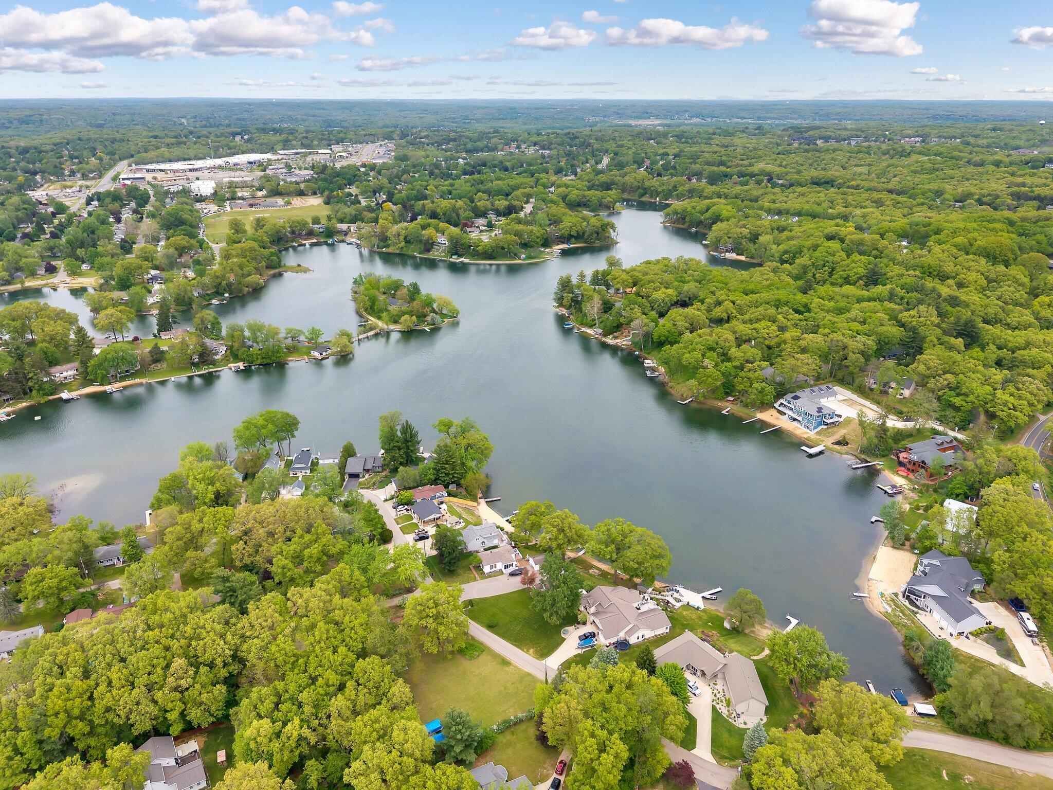 3443 Manderley Drive NE Grand Rapids MI 49525