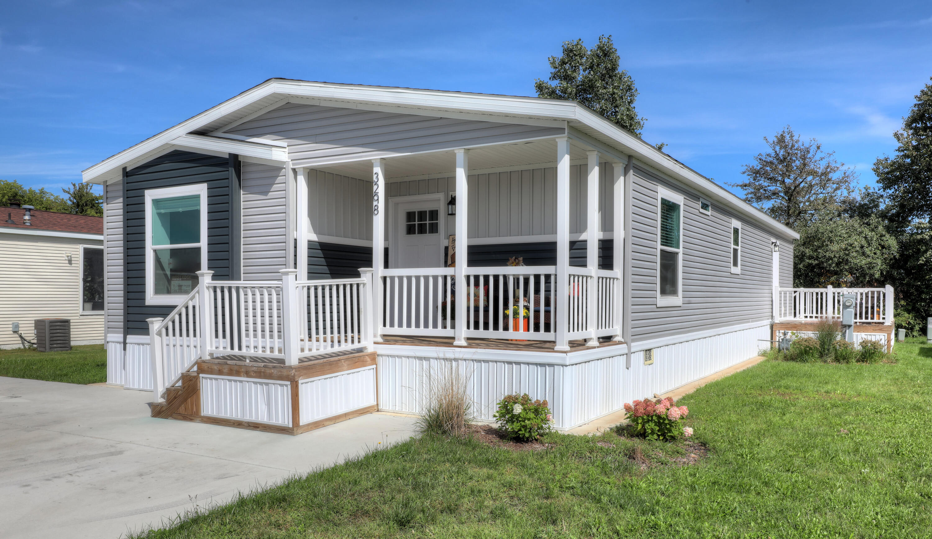 3298 Hillcrest Way Zeeland MI 49464