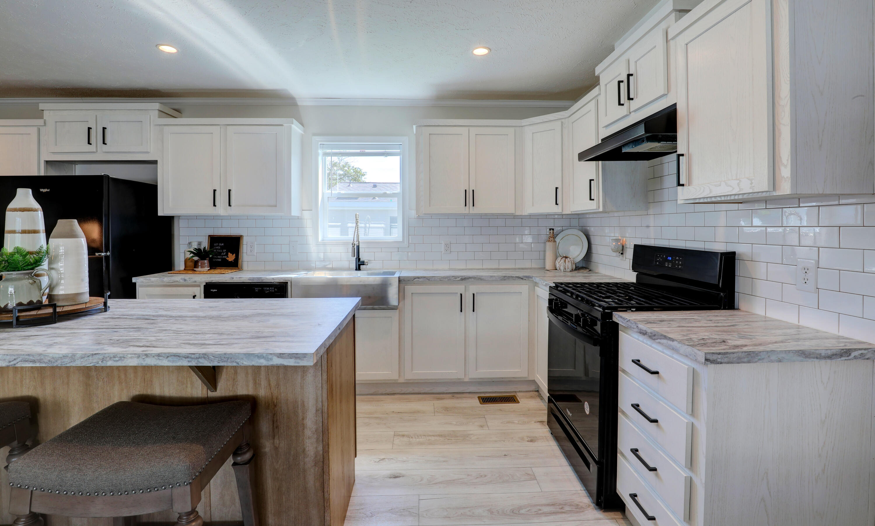 3298 Hillcrest Way Zeeland MI 49464