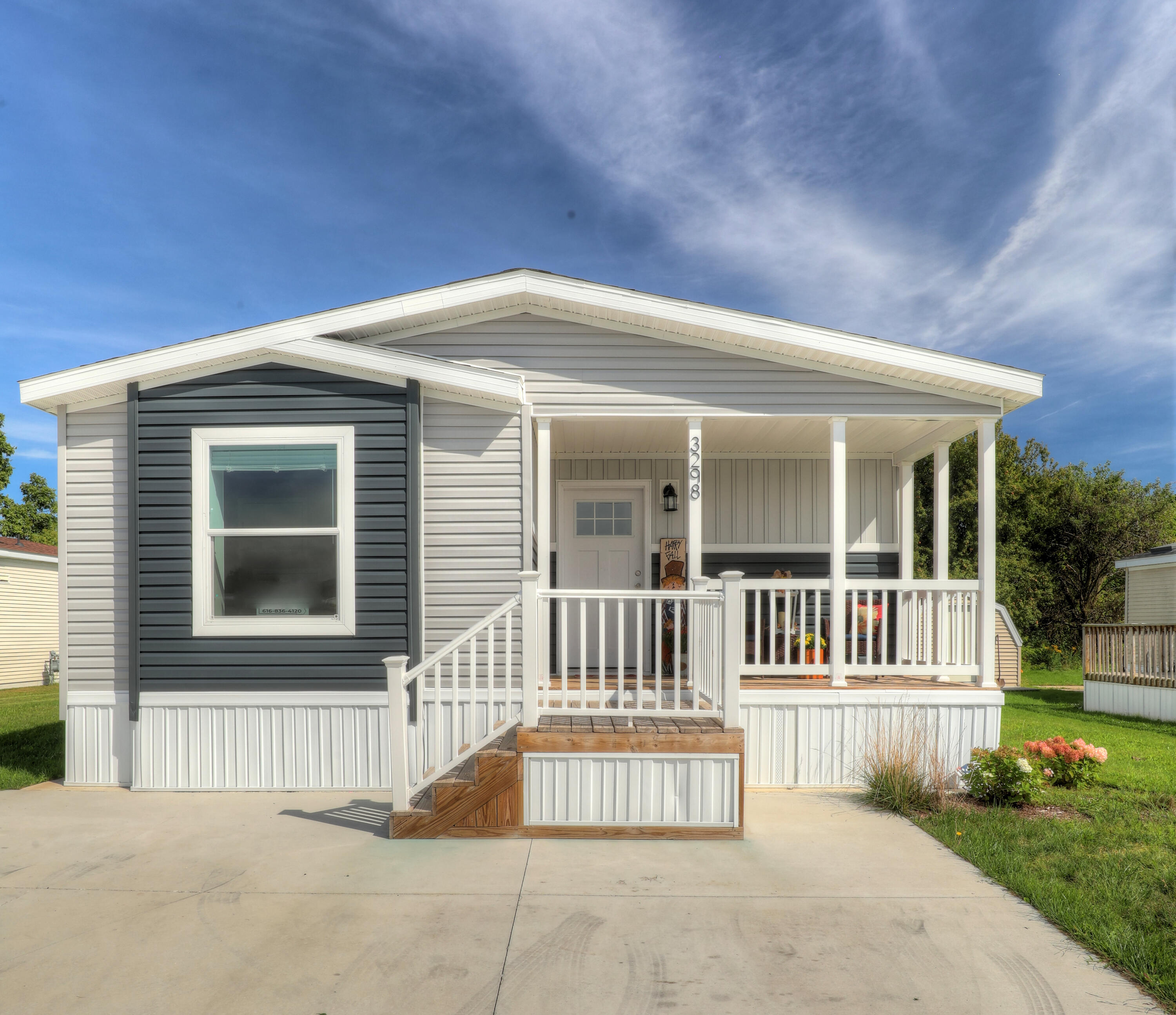 3298 Hillcrest Way Zeeland MI 49464