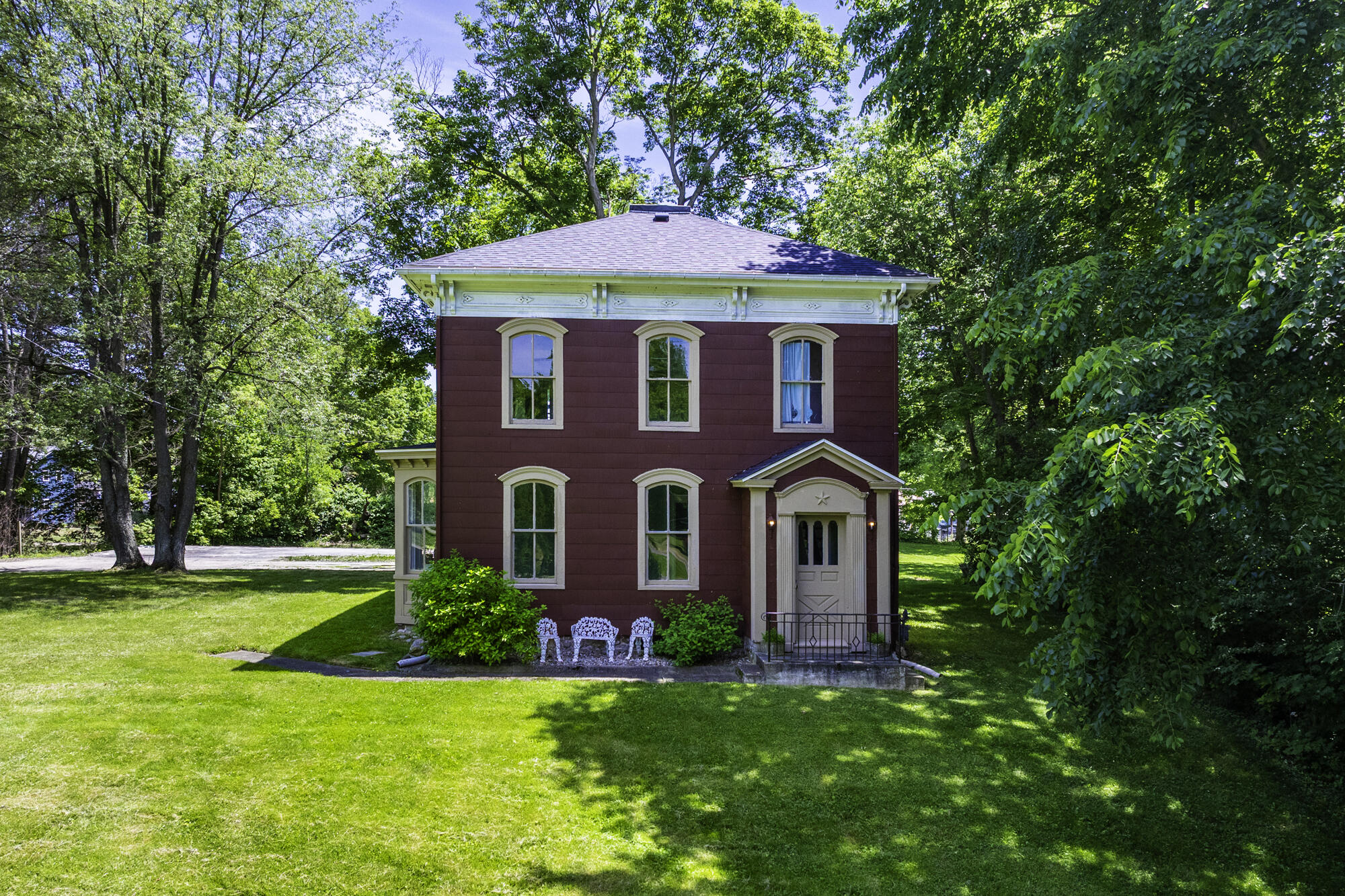 434 N Broadway Street Cassopolis MI 49031