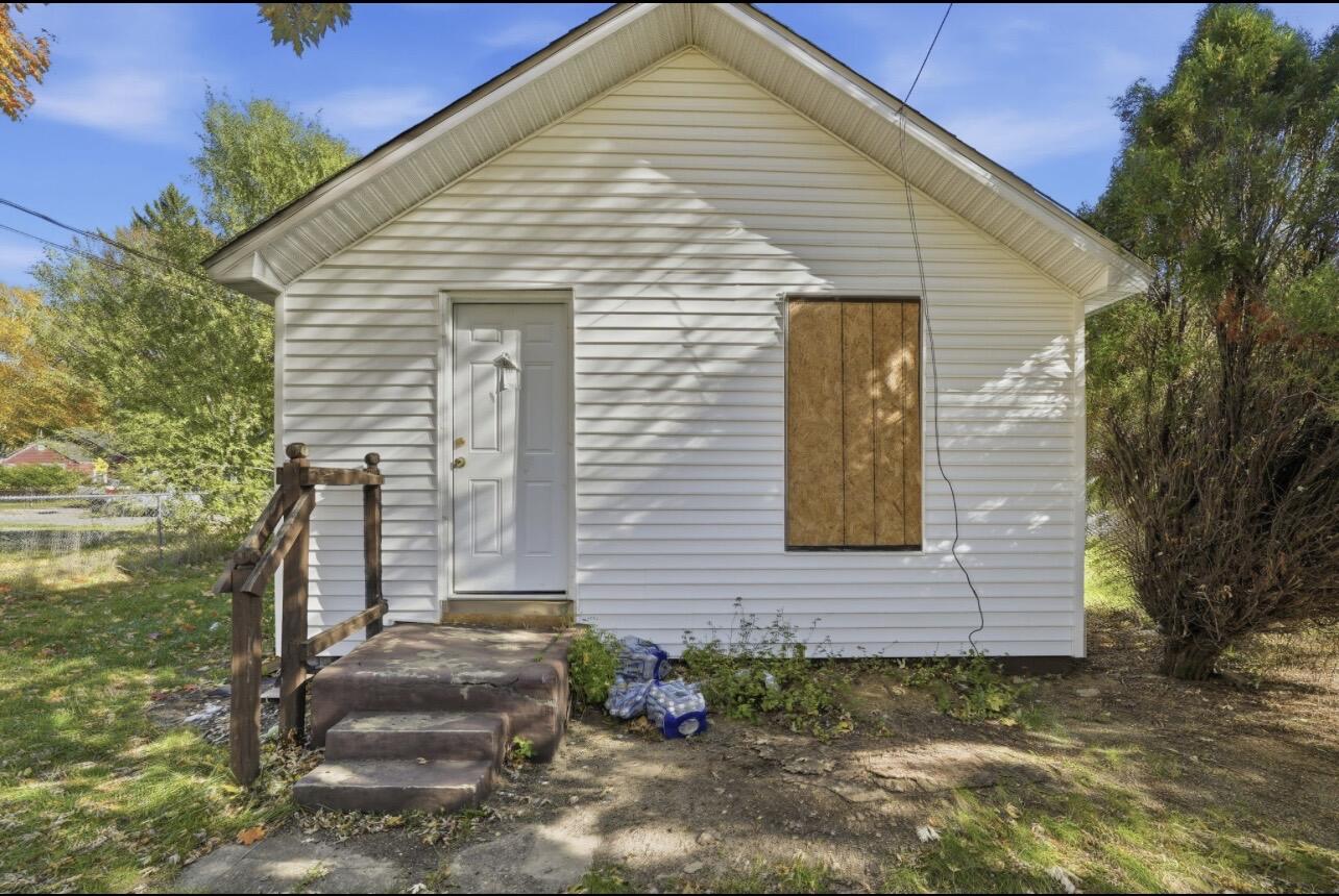 1096 Pearl Street Benton Harbor MI 49022