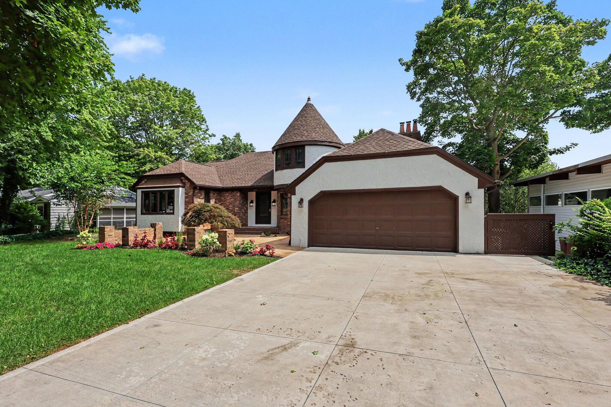 1530 Edgewood Avenue SE Grand Rapids MI 49506