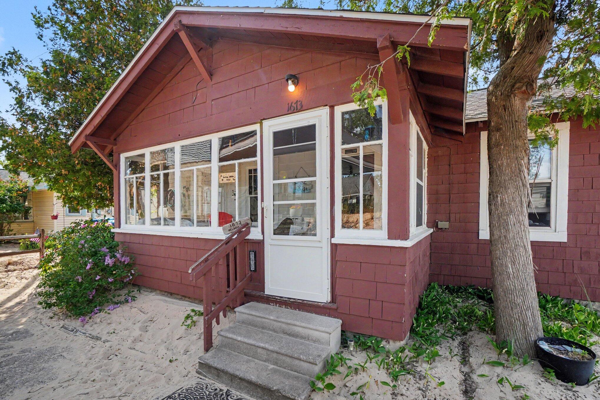 1675 Nelson Street Muskegon MI 49441