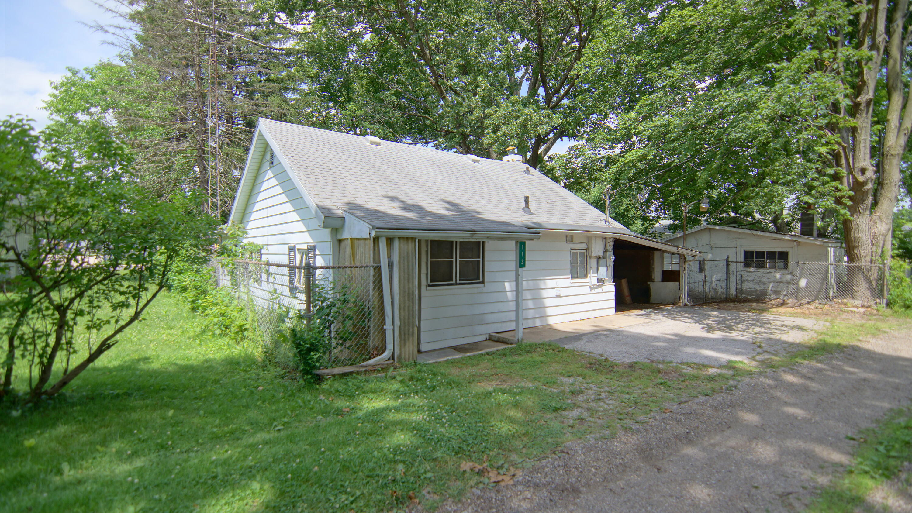 113 W 5th Street Buchanan MI 49107
